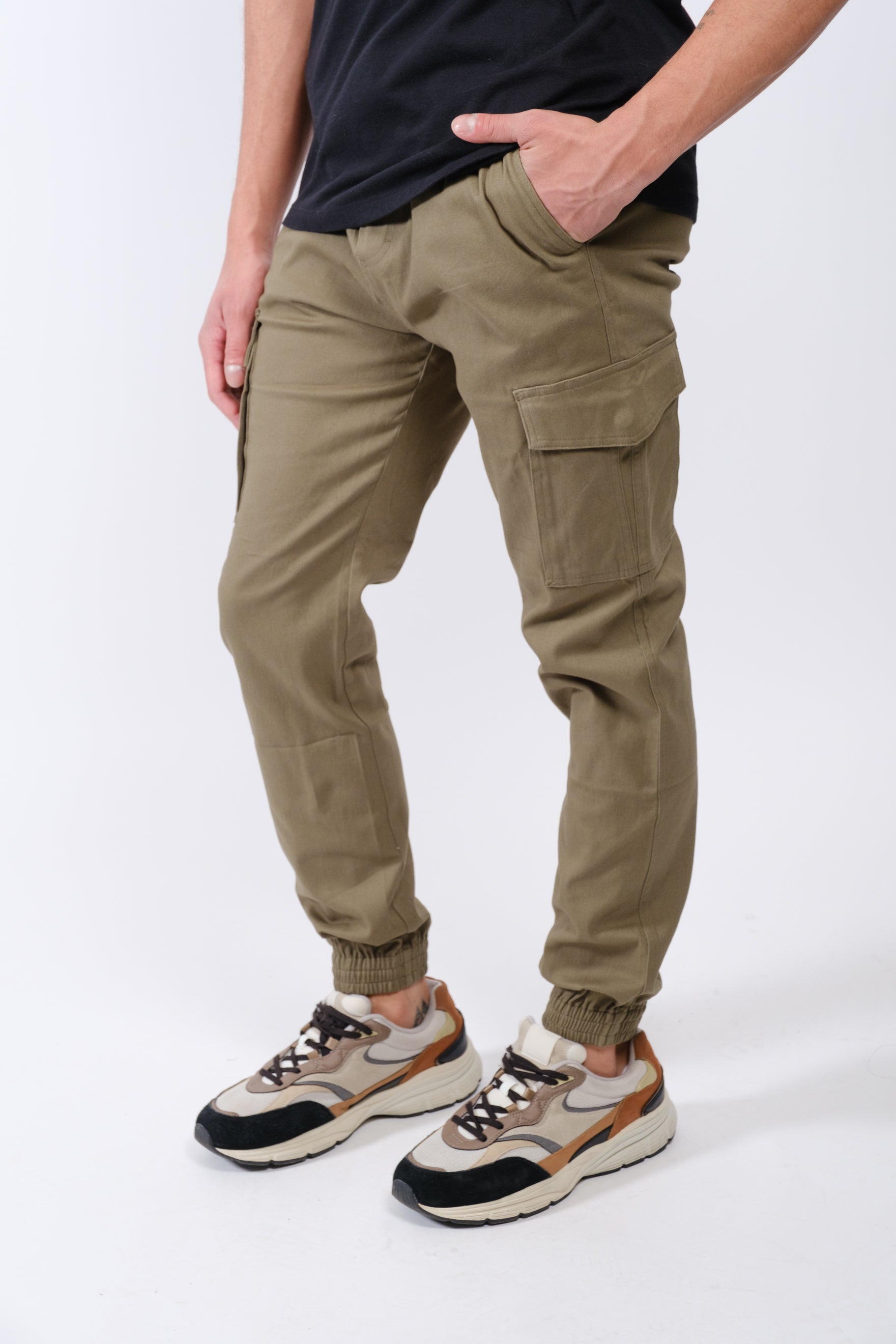 Men's relaxed fit khaki cargo joggers with secure cargo pockets and ankle cuffs
#color_olive