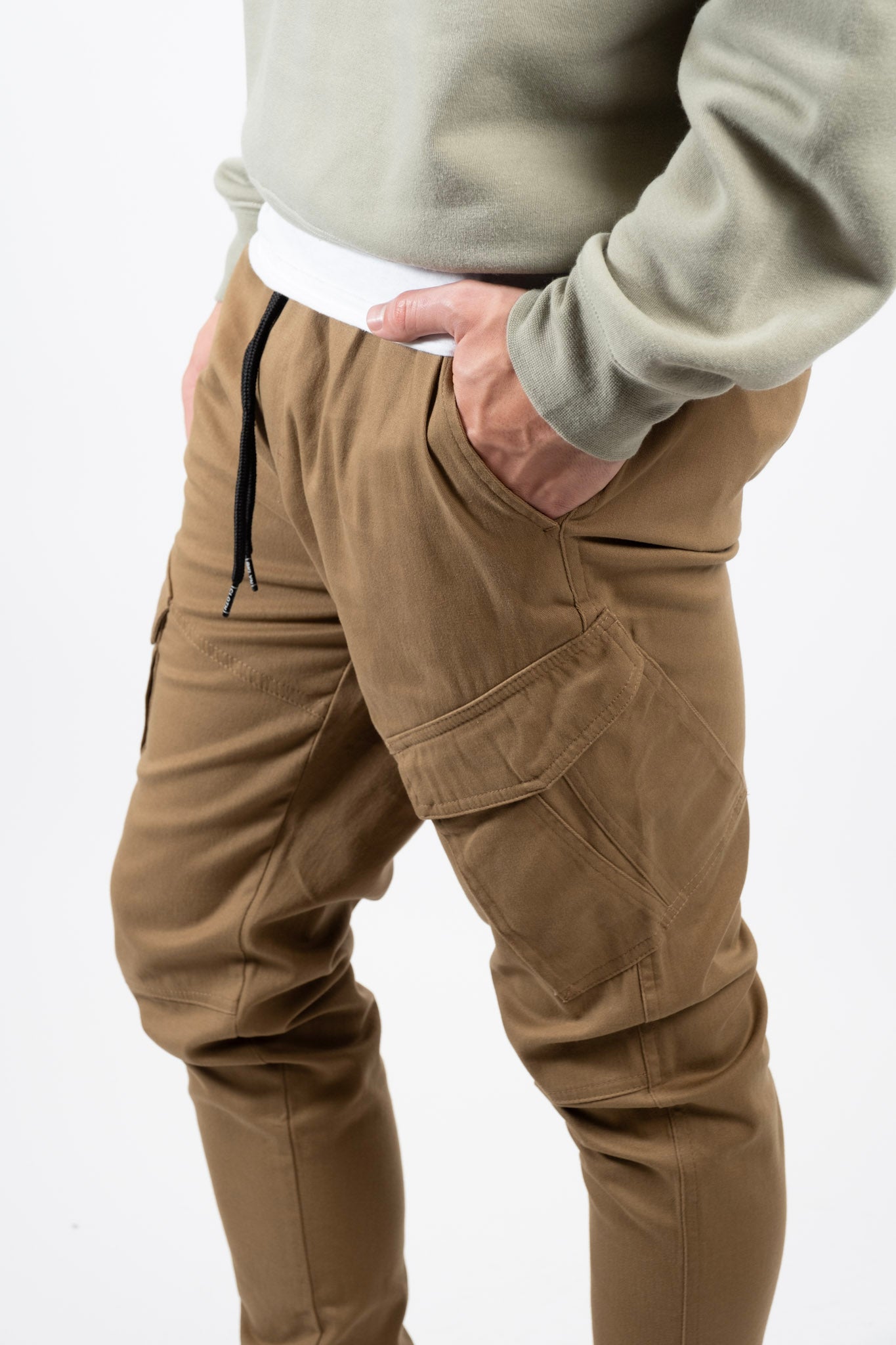 Diagonal Cargo Pocket Twill Jogger