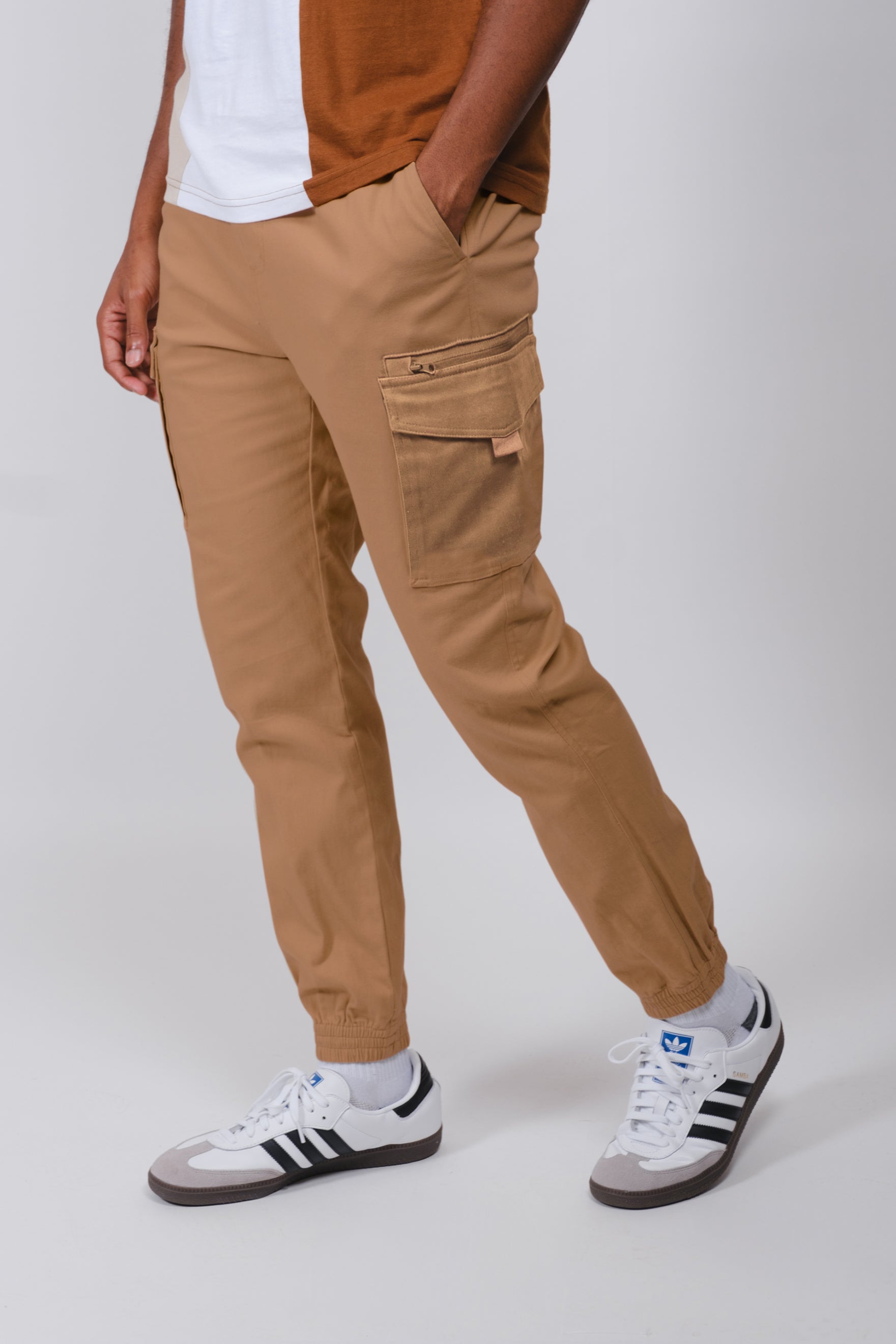 Cargo Pocket Zip Twill Jogger for men
#color_tobacco