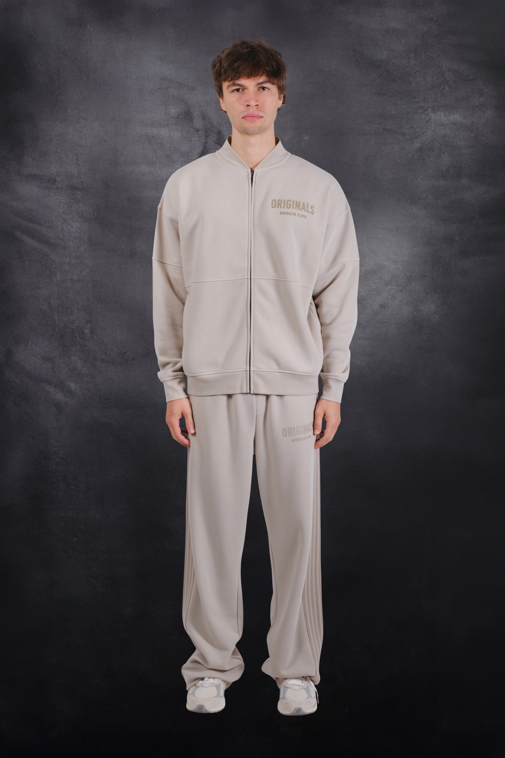 Brooklyn Cloths's Fleece track pant in sand
#color_sand