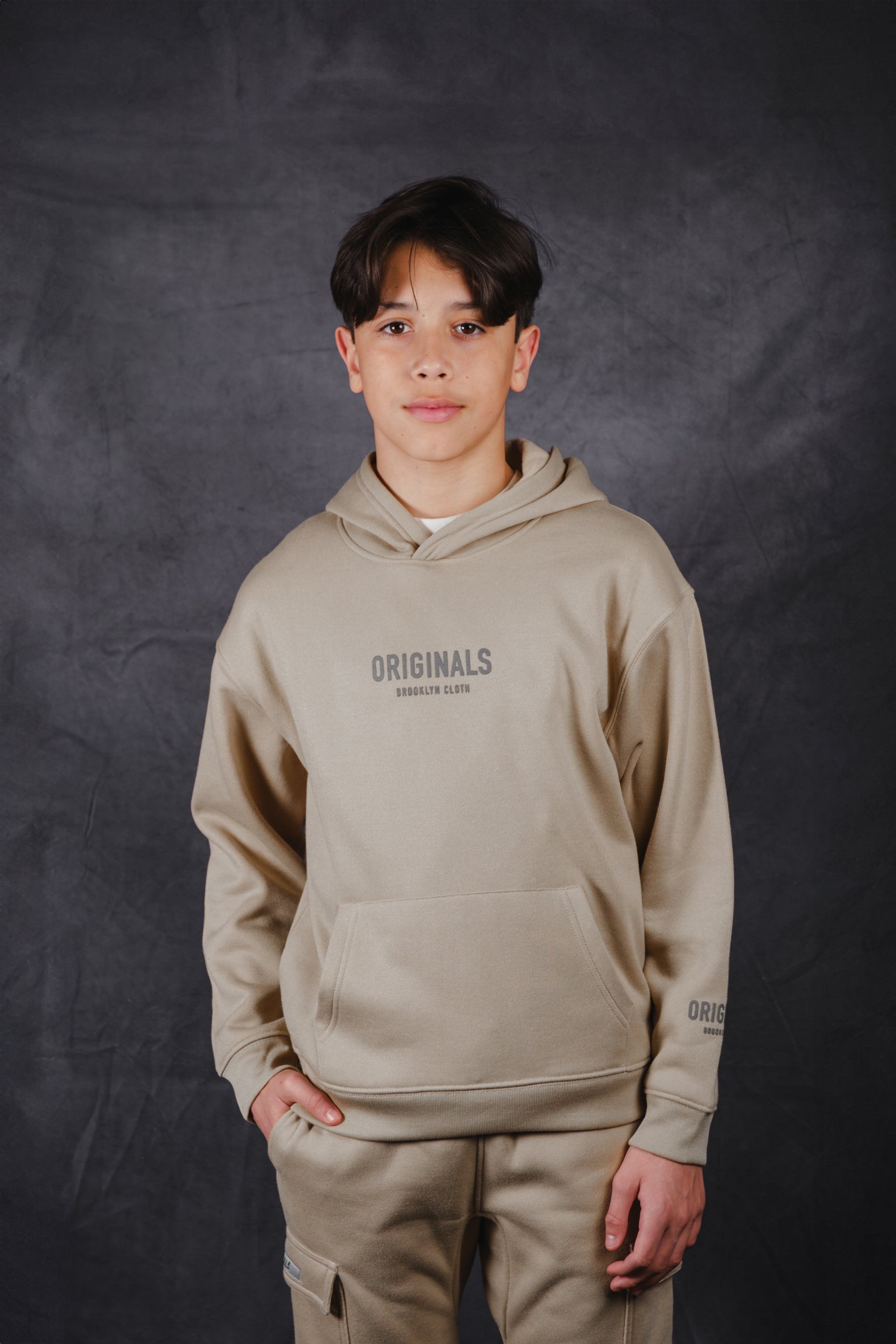 Kids pullover hoodie
#color_pumice stone