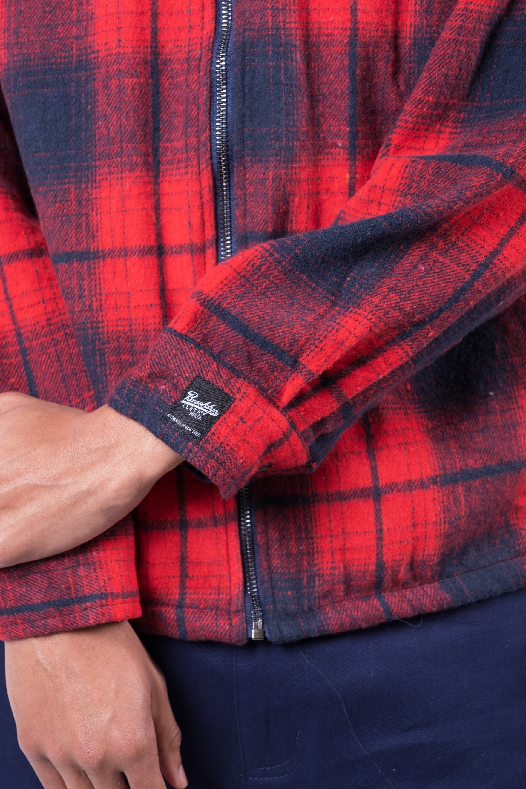 Men’s flannel hooded jacket with zipper closure
#color_red navy