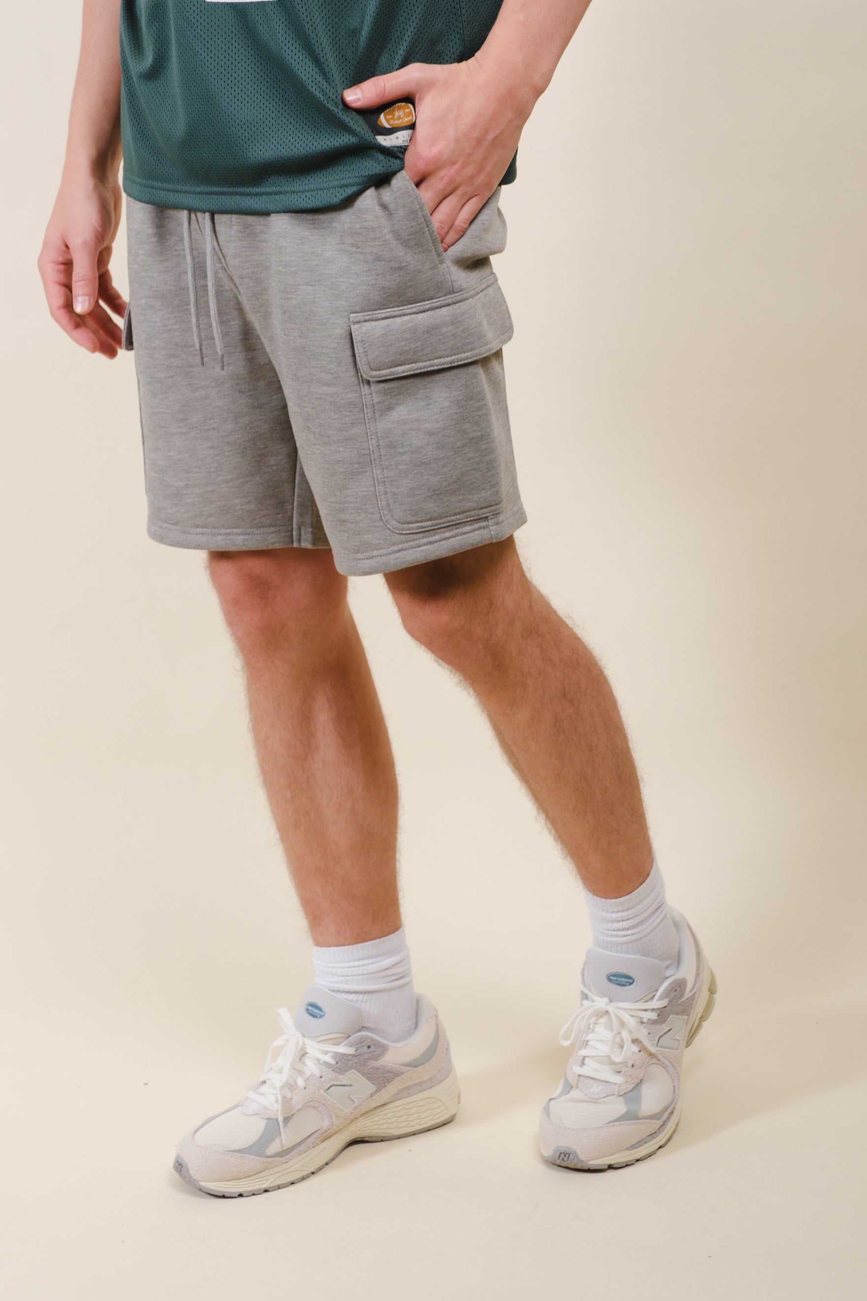 7 inch Core Fleece Cargo Short for men in comfortable fleece material
#color_heather gray