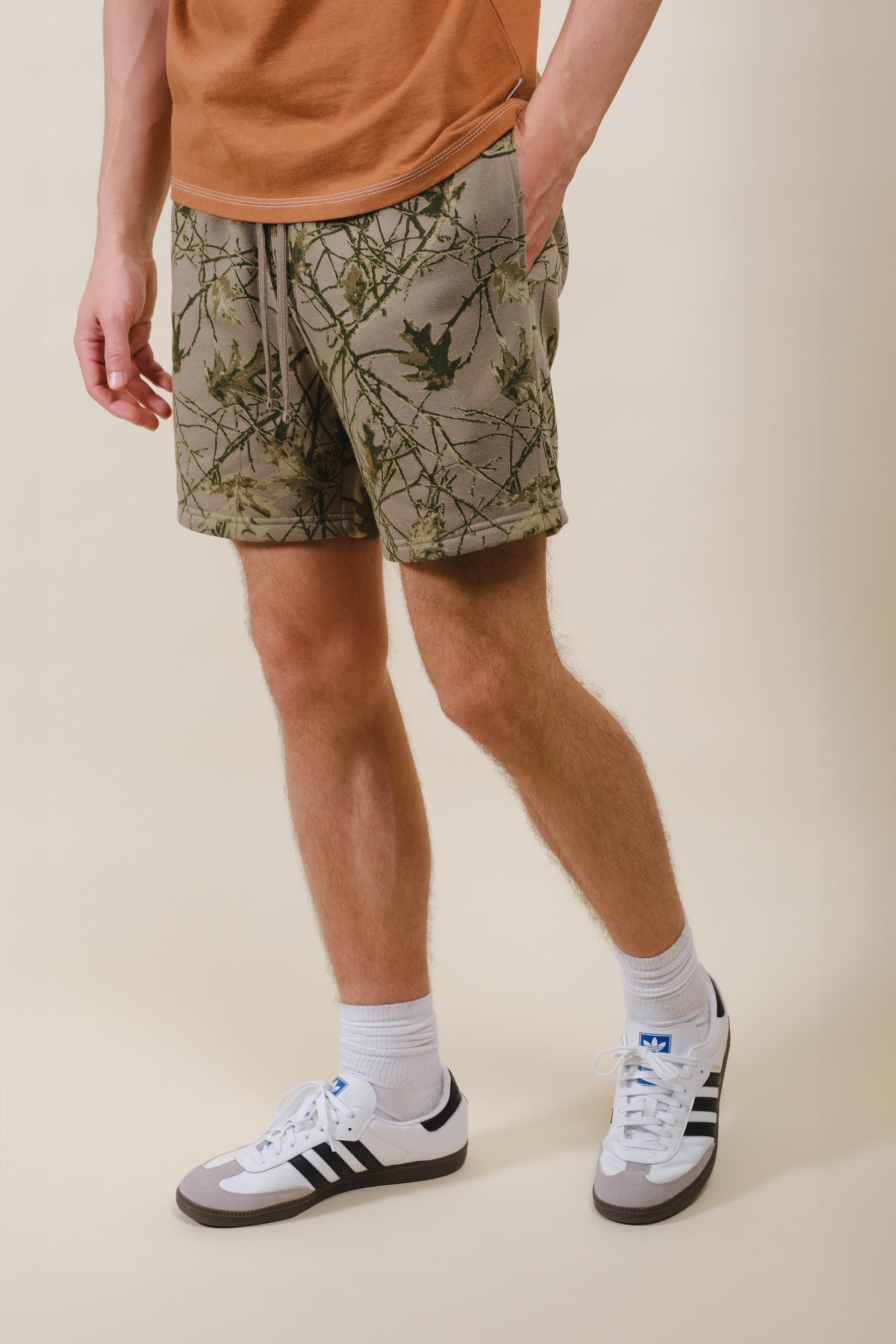 Real Tree Camo Fleece Short with pockets #color_olive