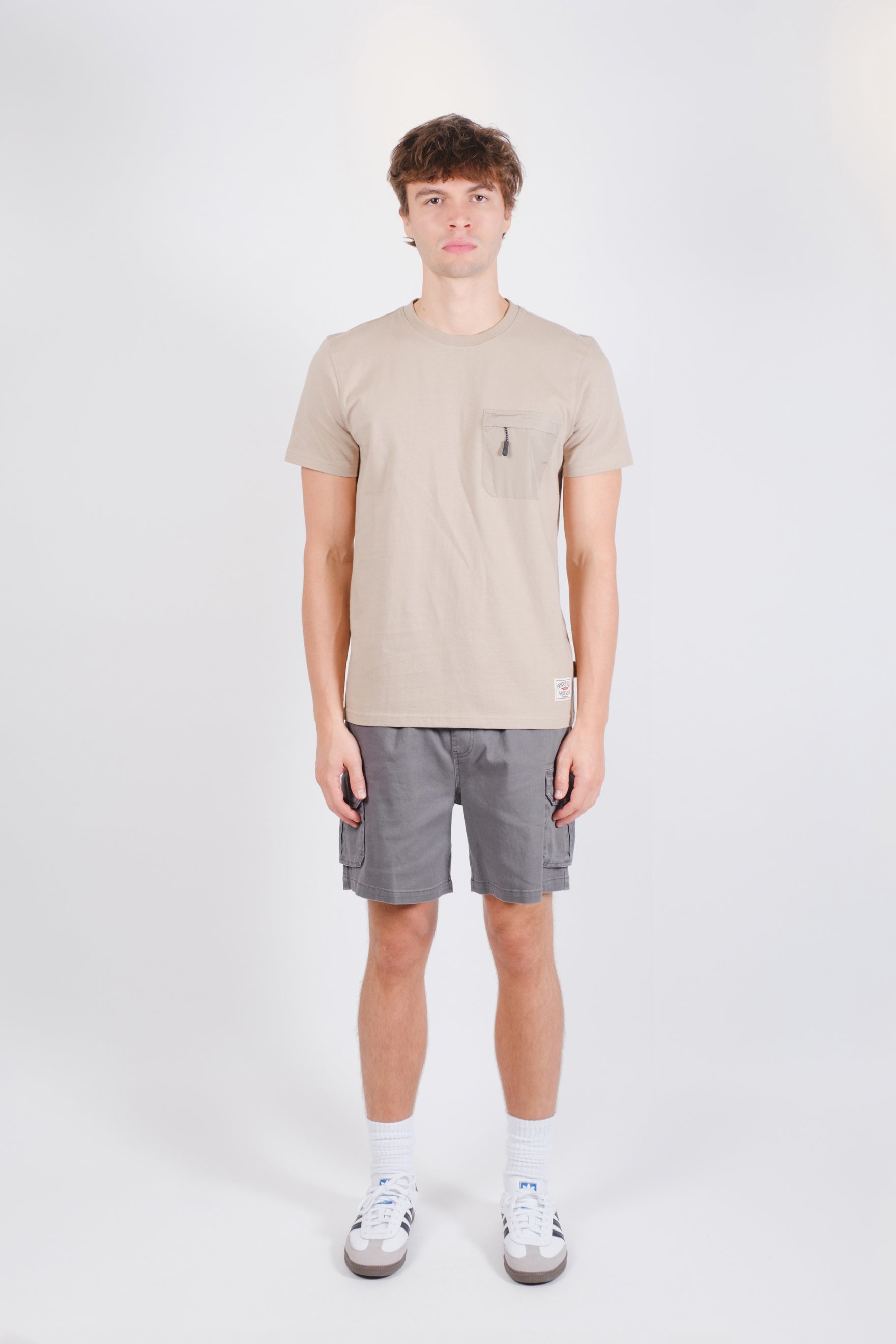 Casual short sleeve tee with nylon fabric and front zip pocket
#color_pumice stone