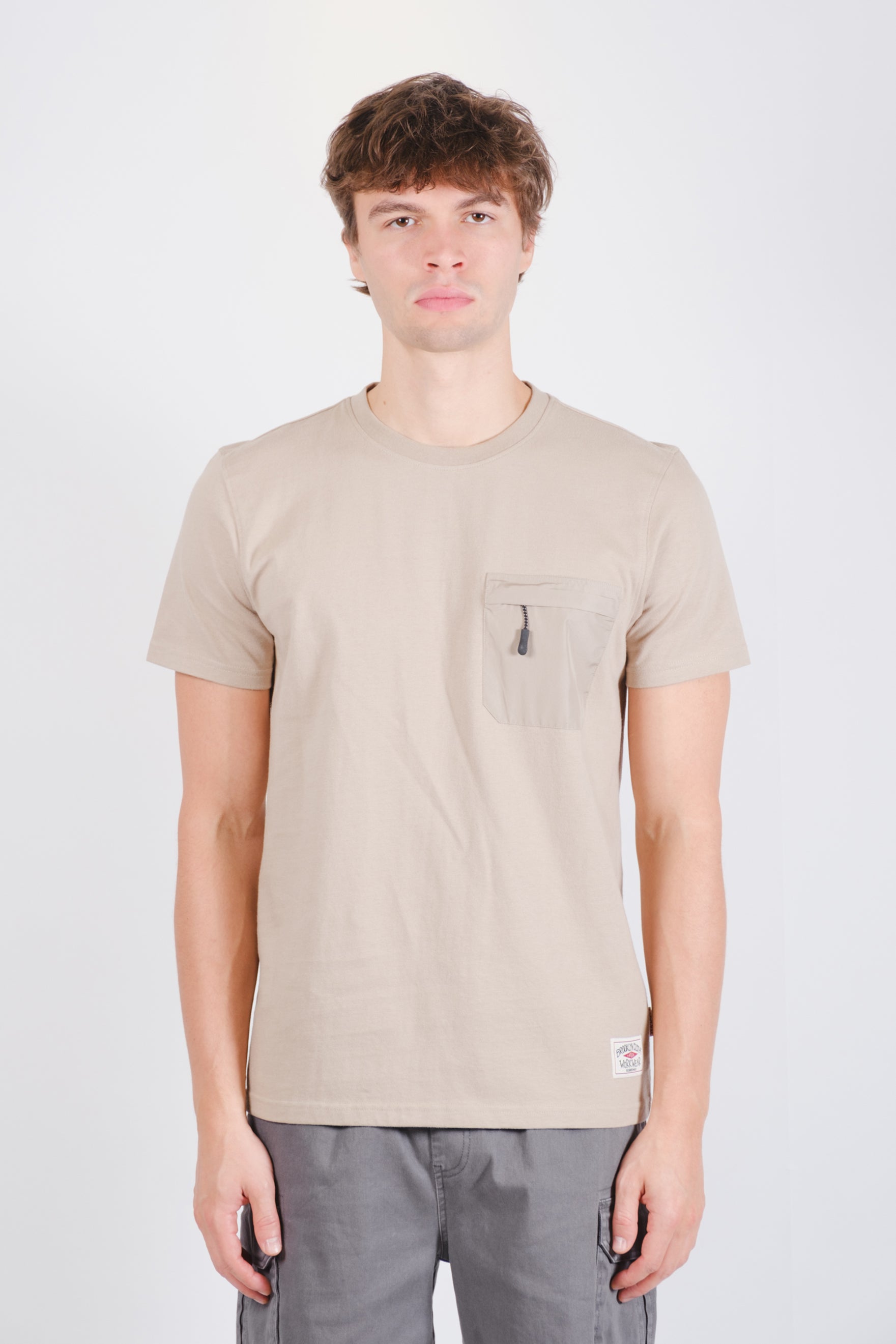 250 GSM zip pocket nylon tee
#color_pumice stone