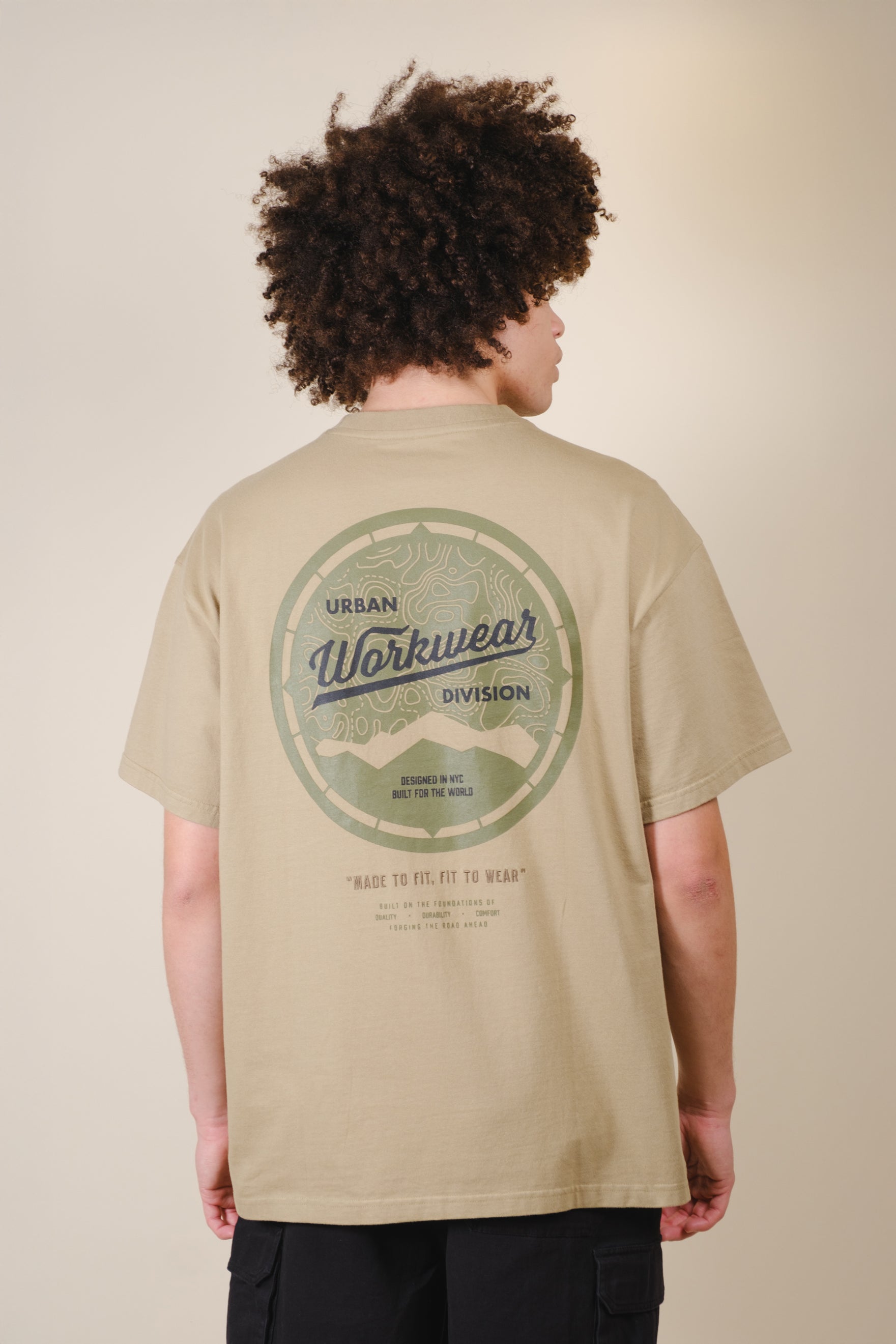 Men's relaxed fit t shirt with urban workwear division lettering
#color_olive grey