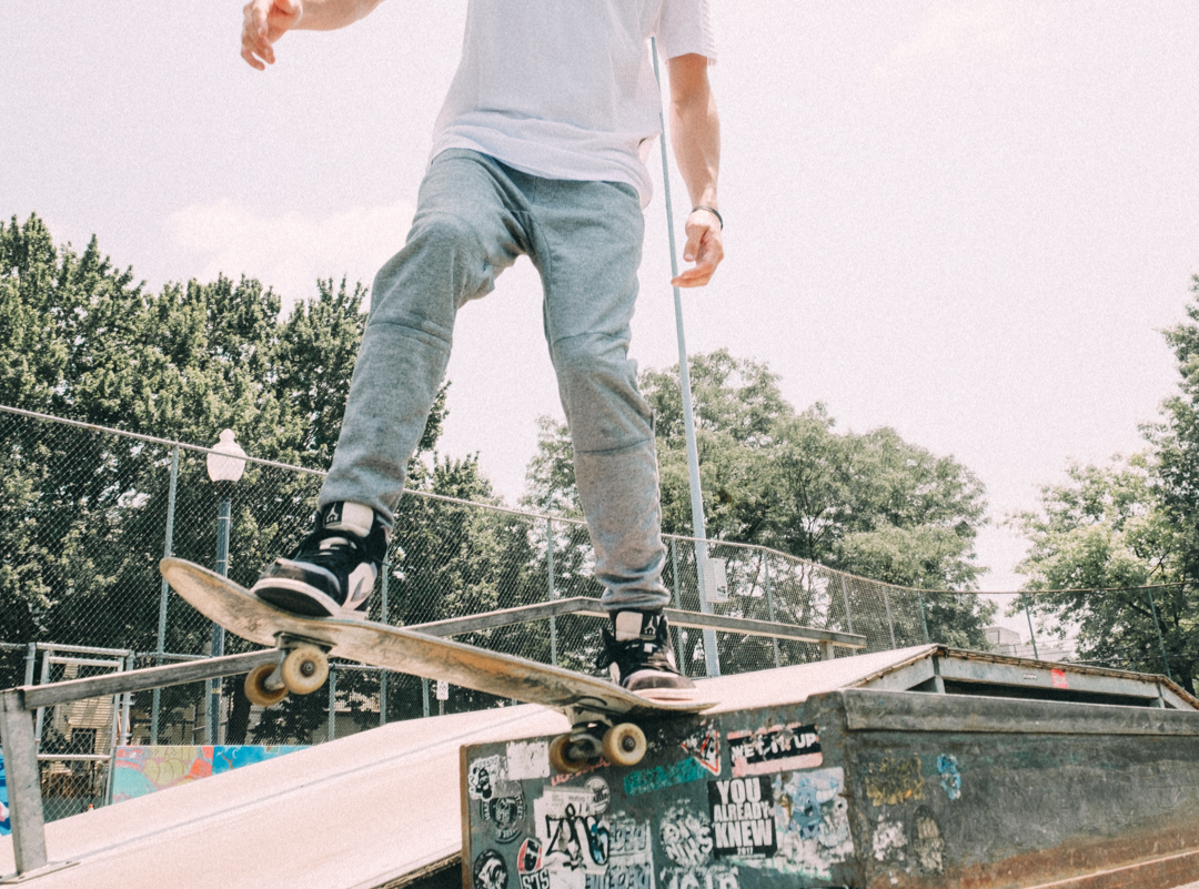 Joggers vs. Sweatpants: Which is Best for You?