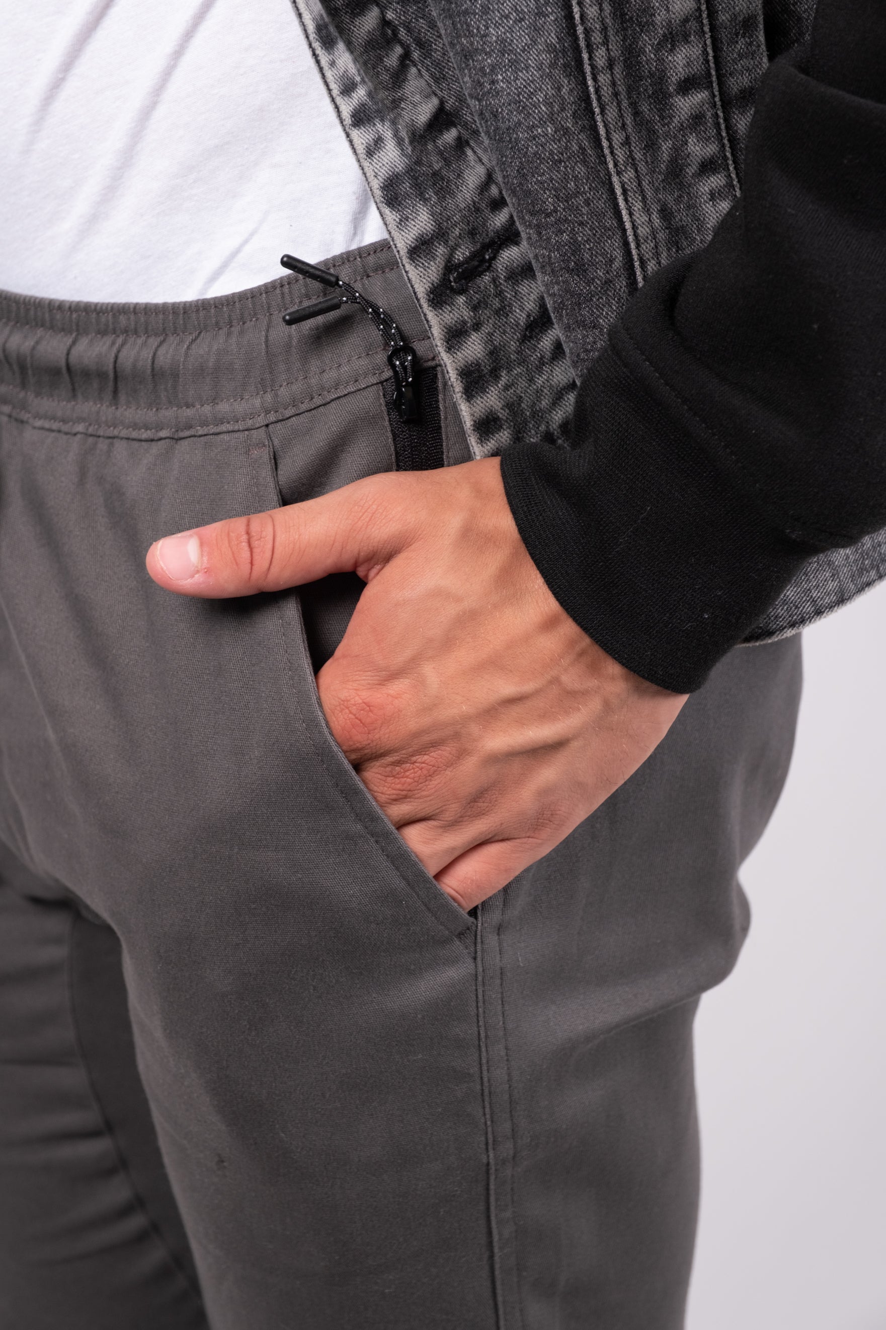 Twill joggers with side zip pockets 
#color_charcoal grey