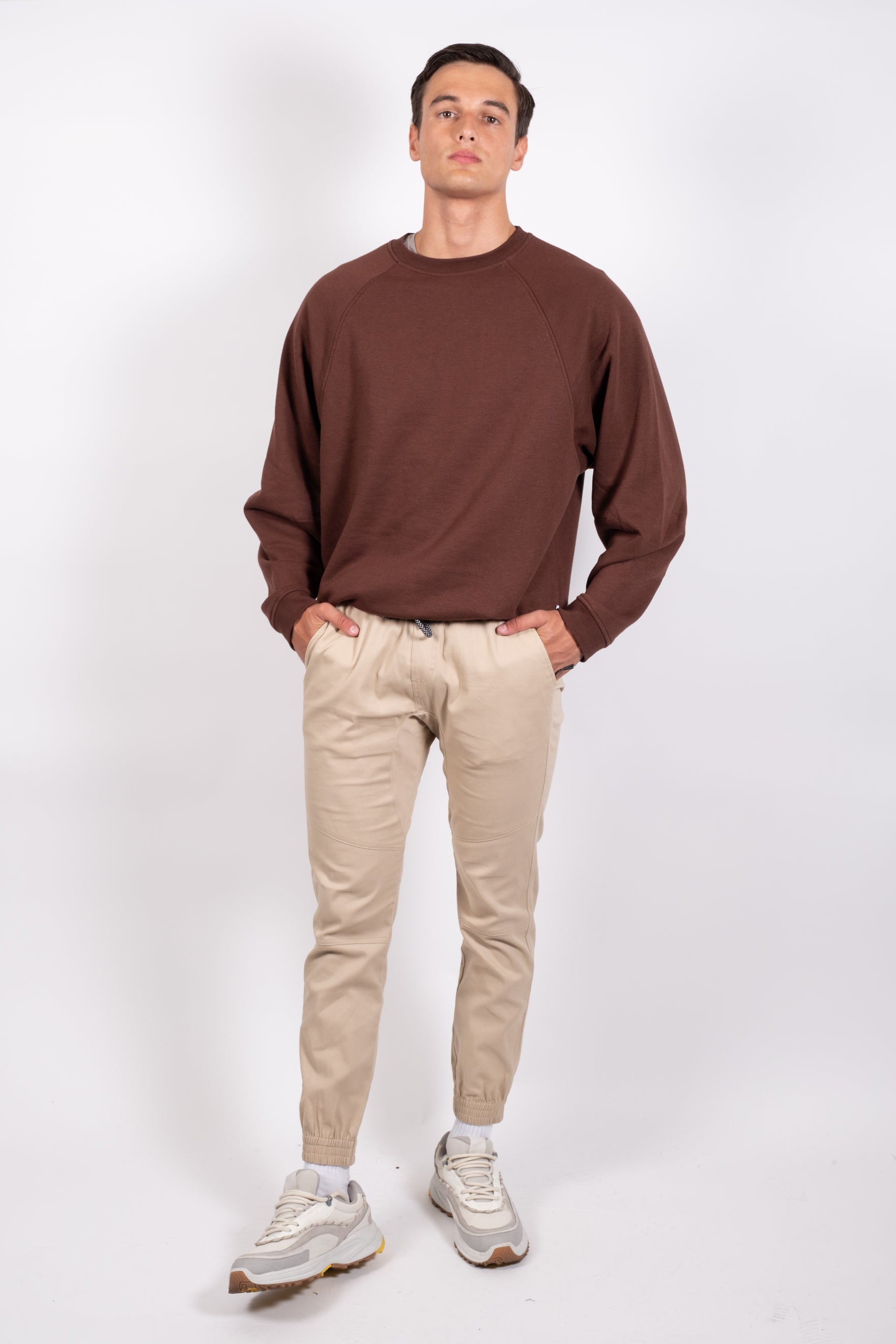 Men's jogger in twill fabric with zip side pockets
#color_khaki