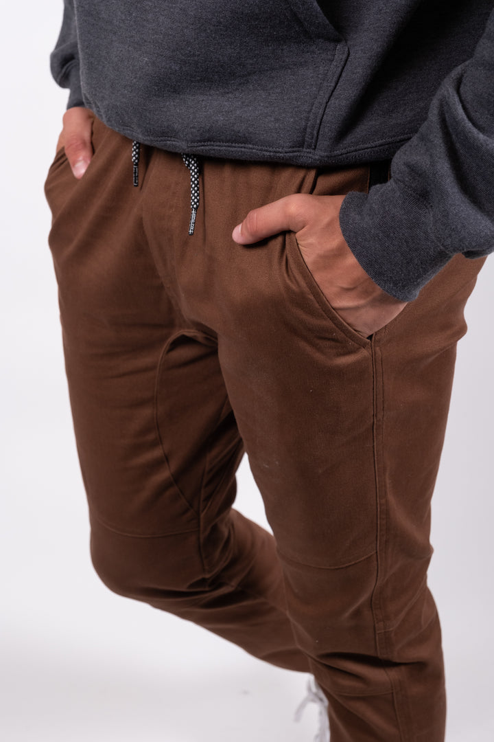Men's Side Pocket Zip Twill Jogger 2.0 in toffee, with cuffed ankles
#color_toffee