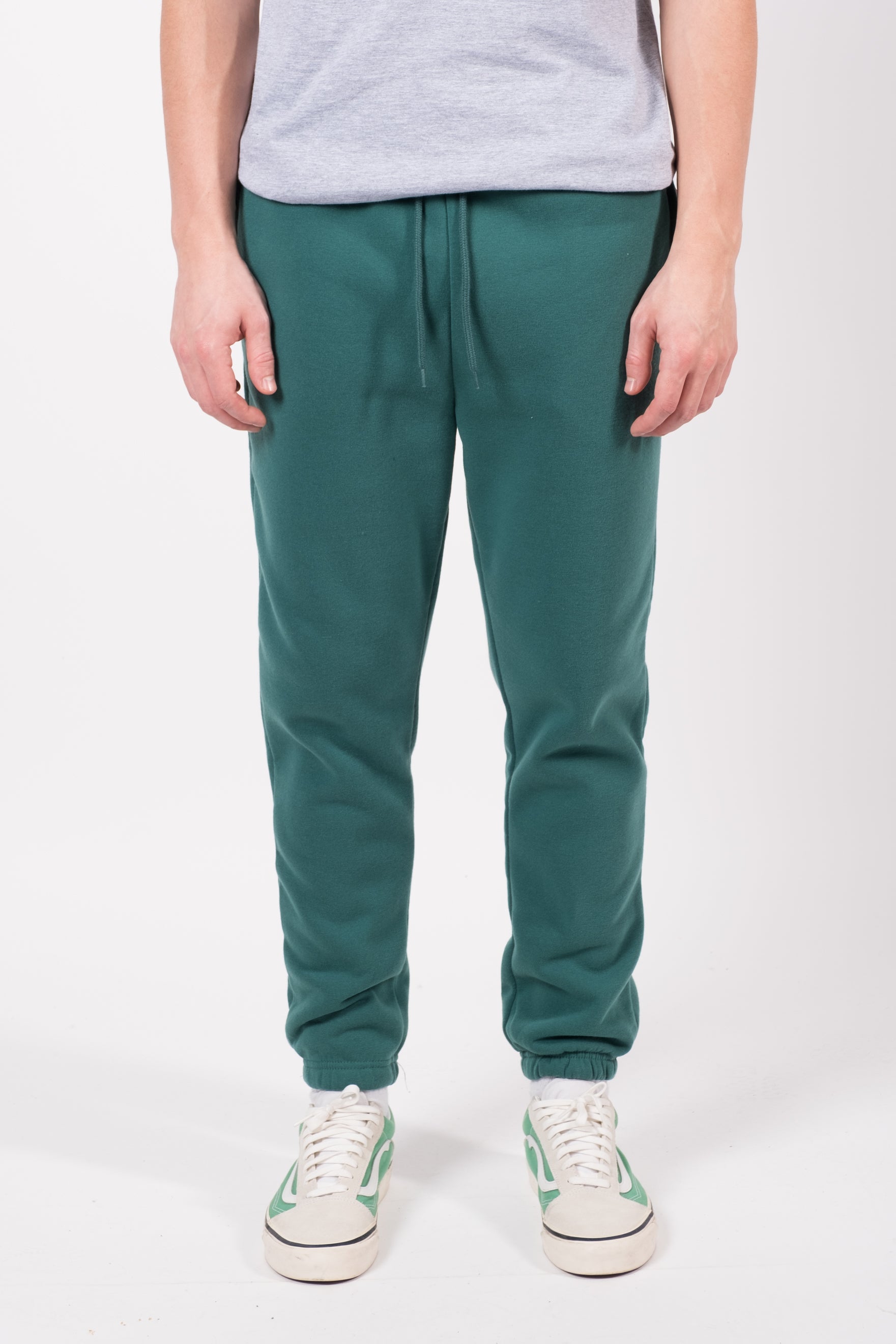 Lightweight and soft men’s 2.0 fleece pants
#color_forrest-green