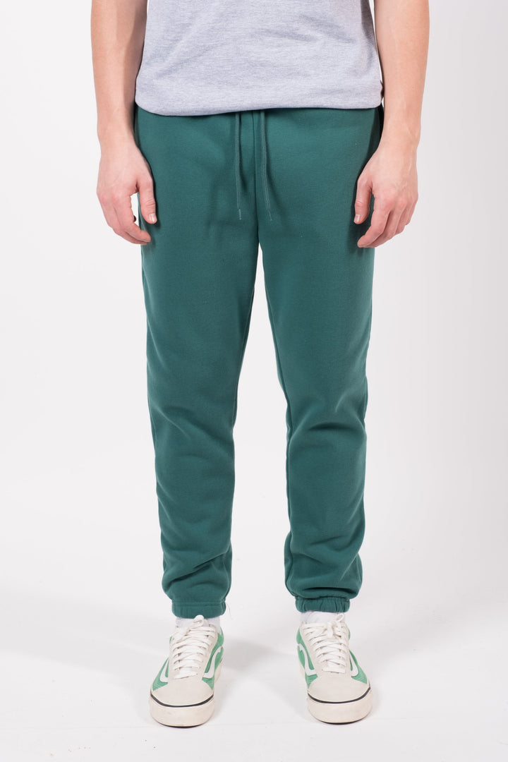 Lightweight and soft men’s 2.0 fleece pants
#color_forrest-green