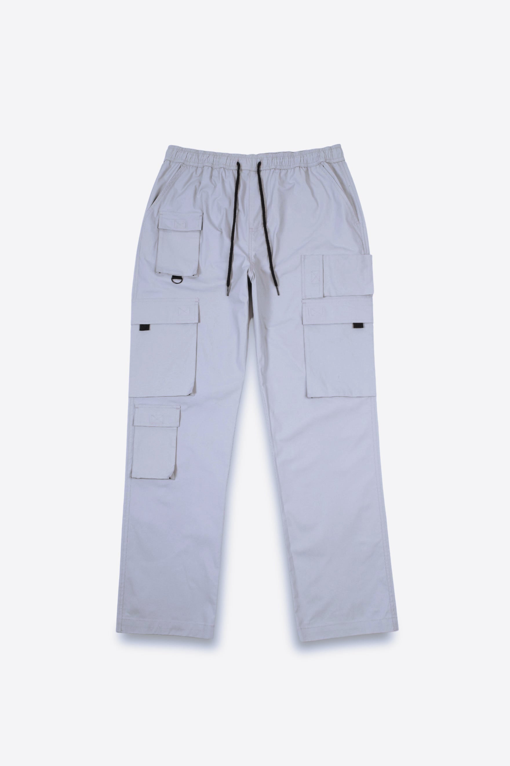 Versatile poplin cargo pants for men with deep back and flap leg pockets
#color_quarry