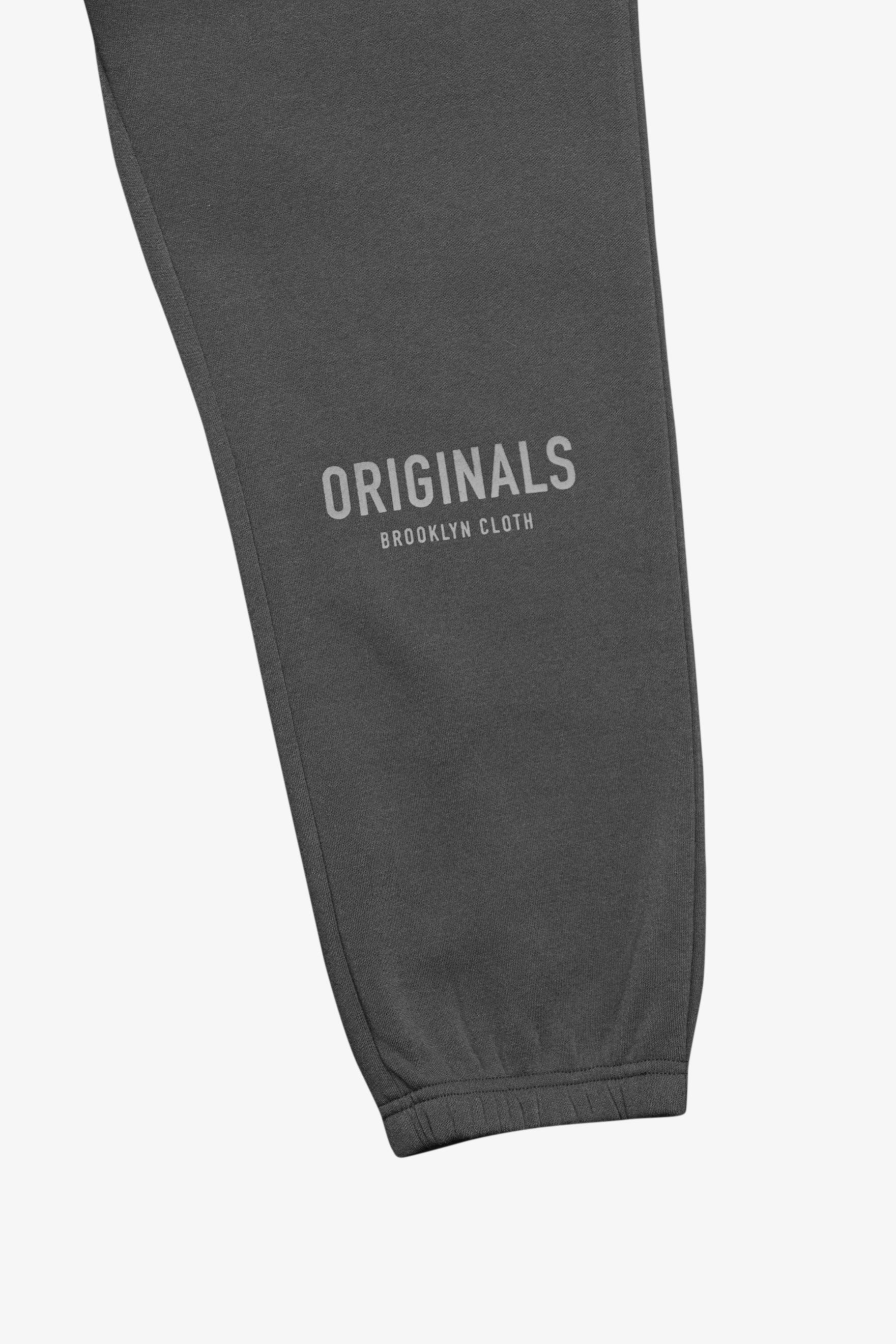 Relaxed-fit Originals fleece pants
#color_dusty-black