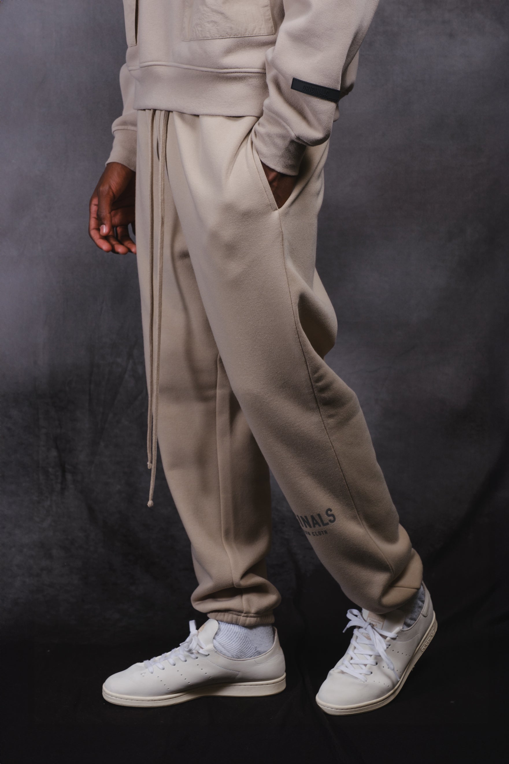 Cozy Originals fleece joggers

#color_pumice stone