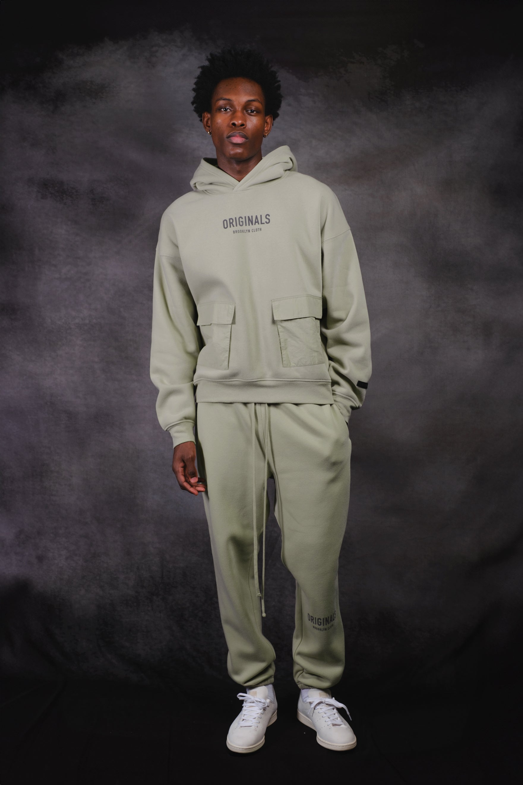 Originals fleece joggers with cozy feel
#color_sage