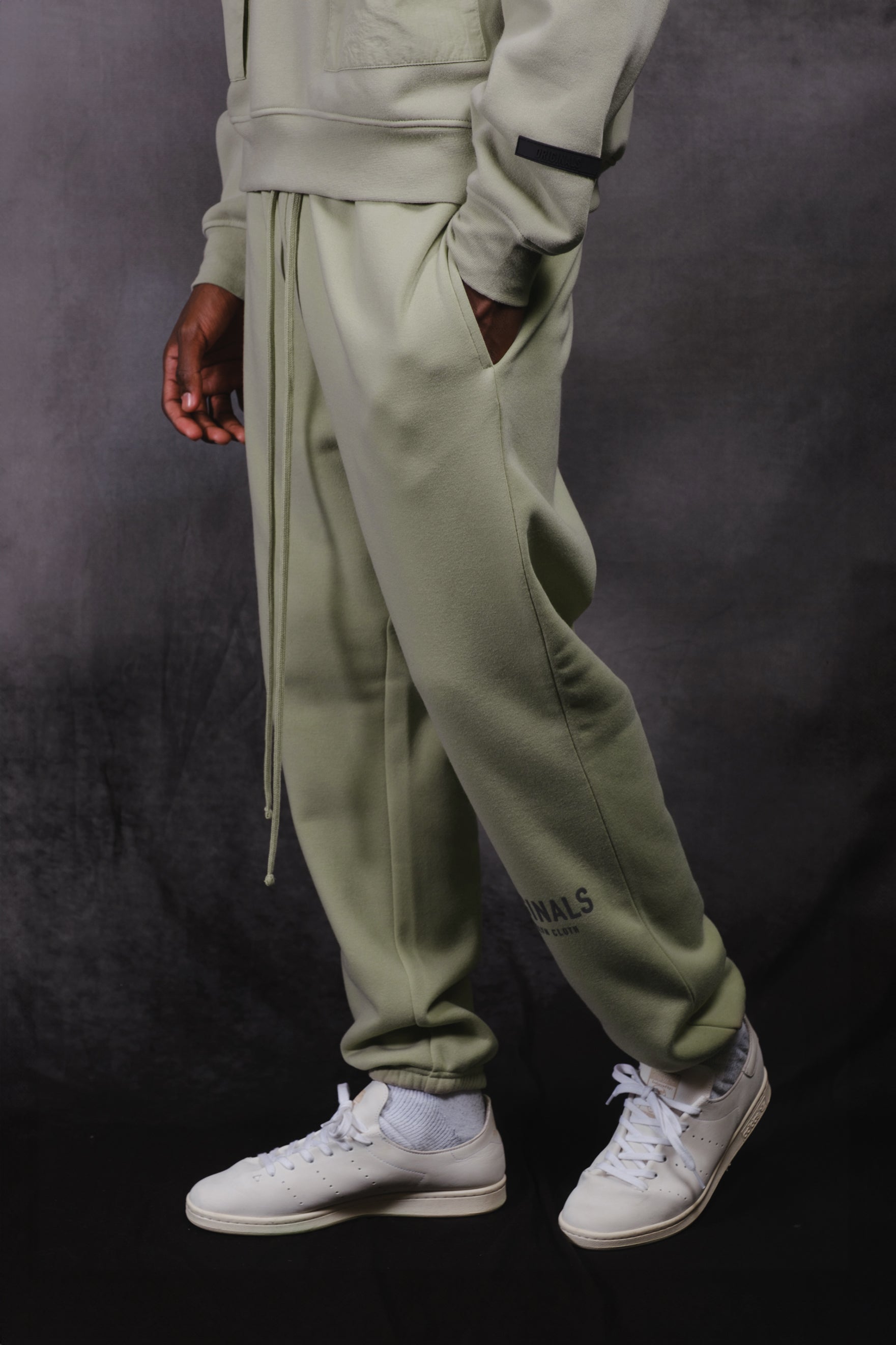 Originals fleece lounge sweatpants
#color_sage