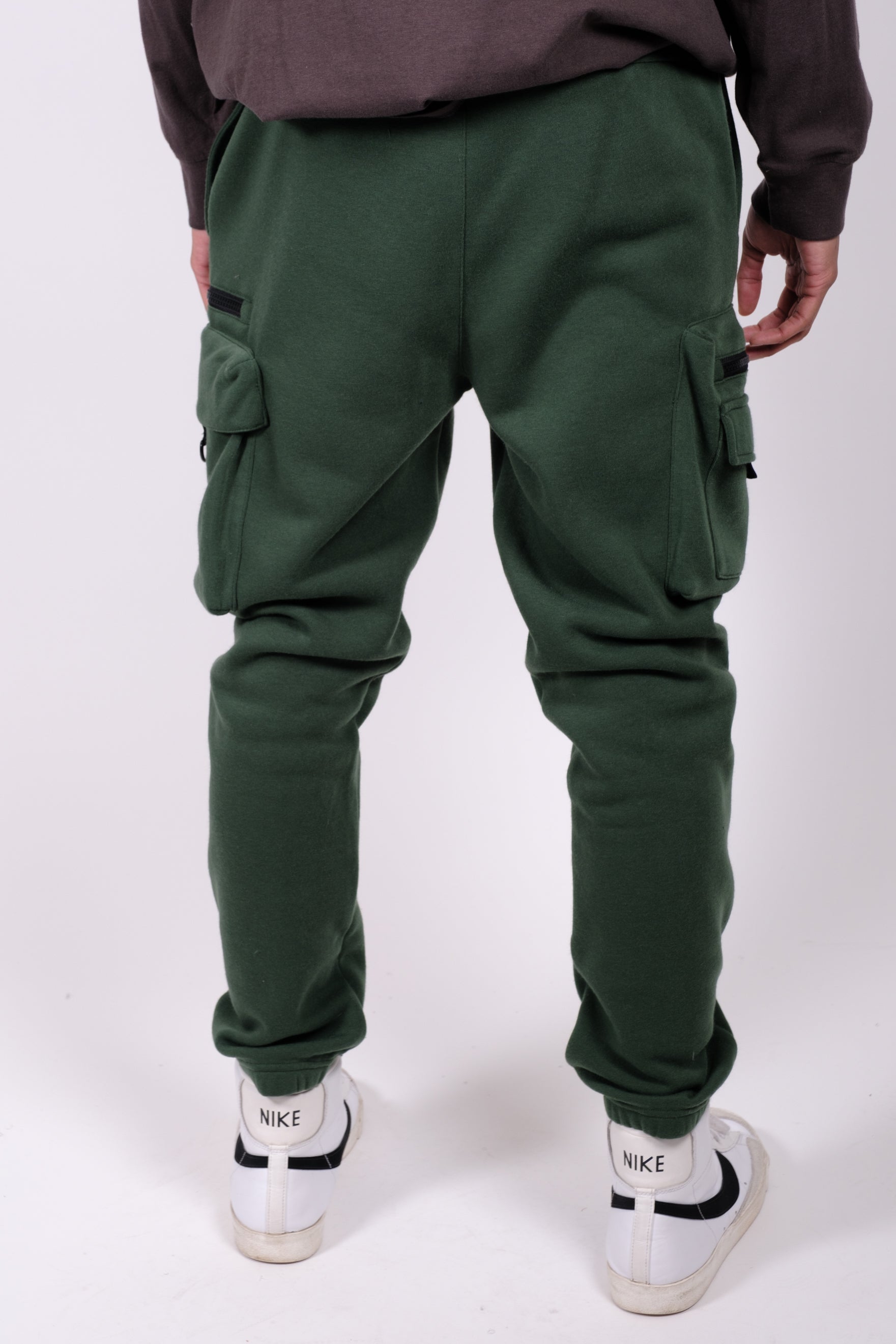 Dark green fleece sweatpants #color_hunter-green
