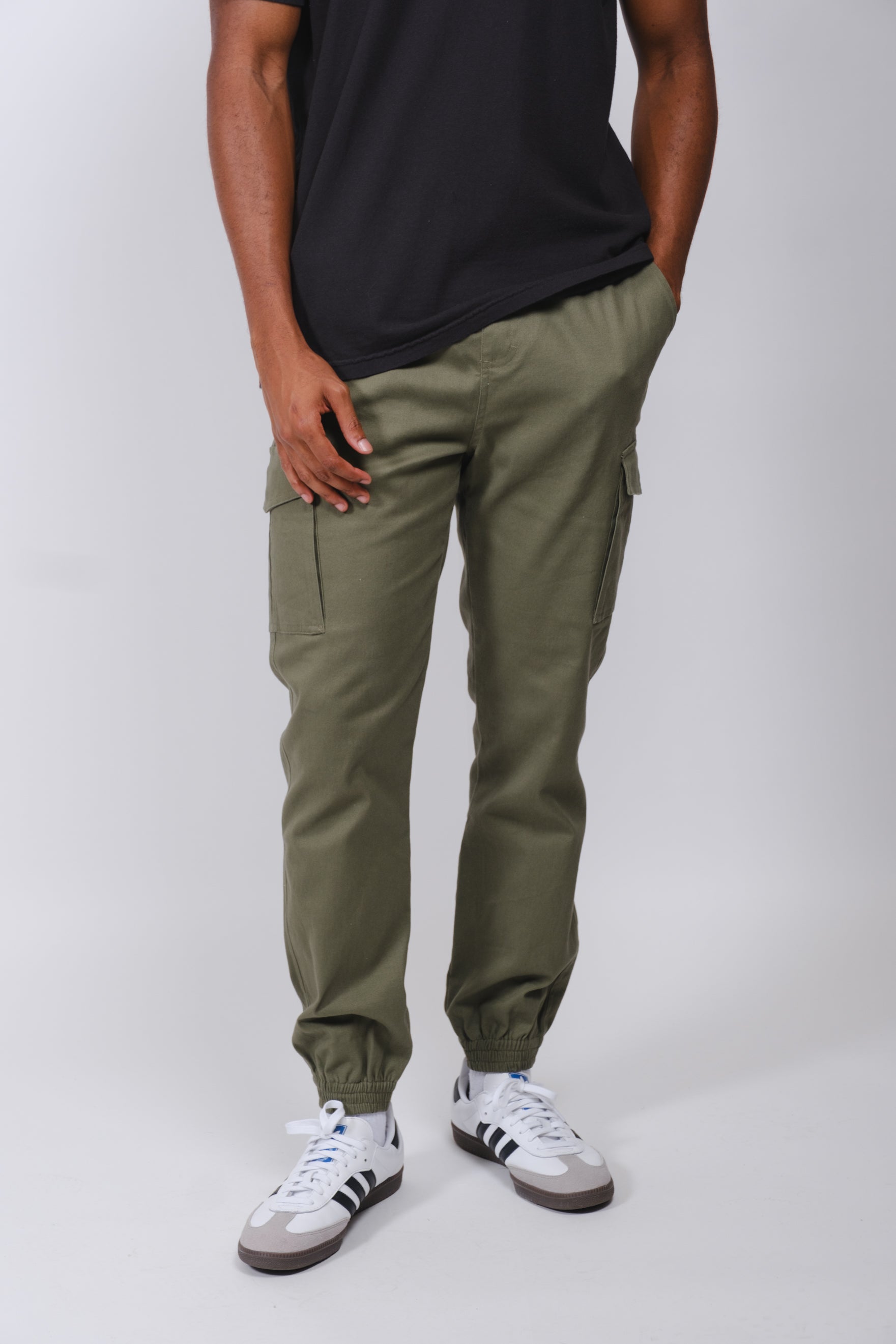 Men's cargo jogger pants with durable twill fabric and side pockets
#color_olive