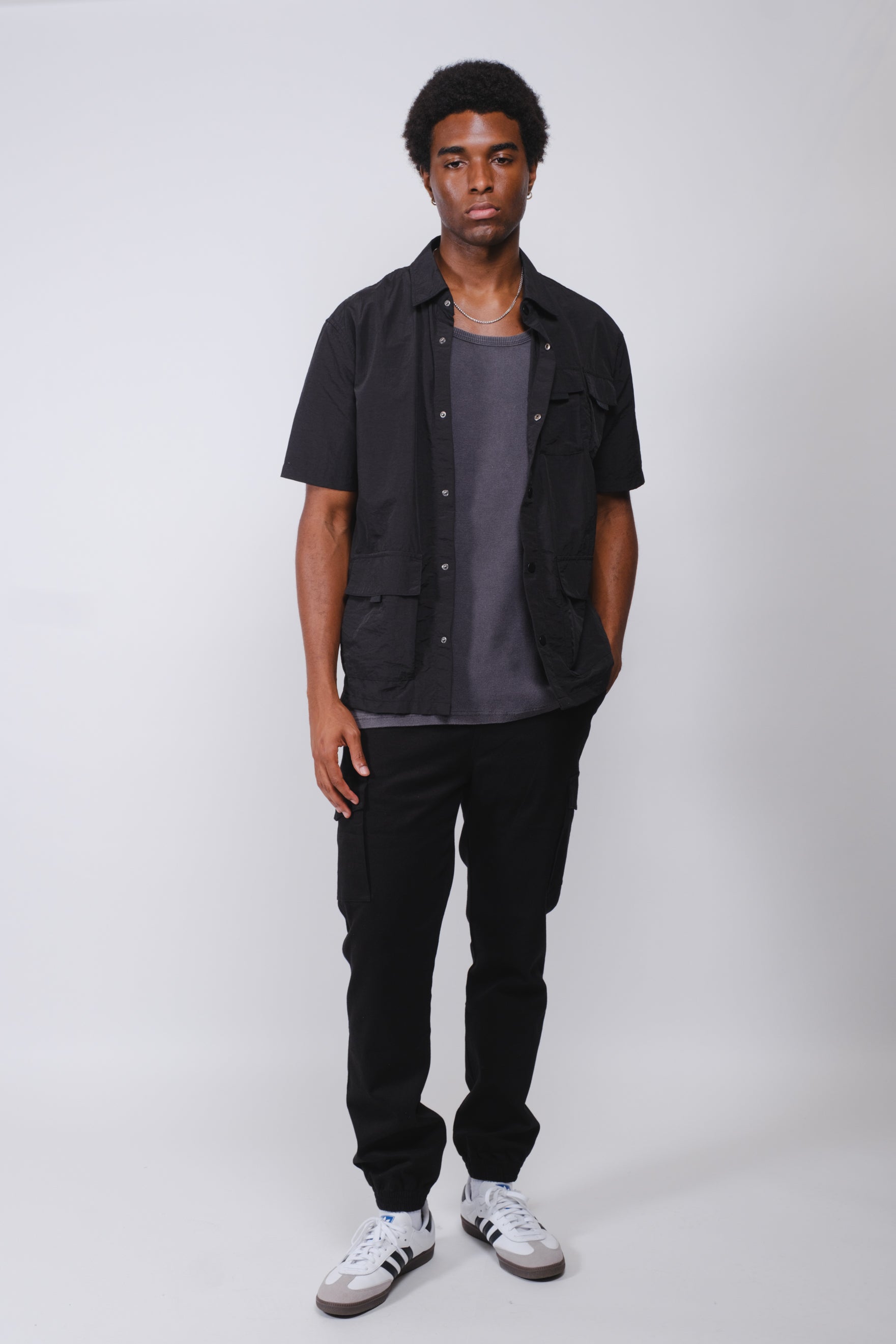 Cargo Twill Jogger with side zip pockets 
#color_black