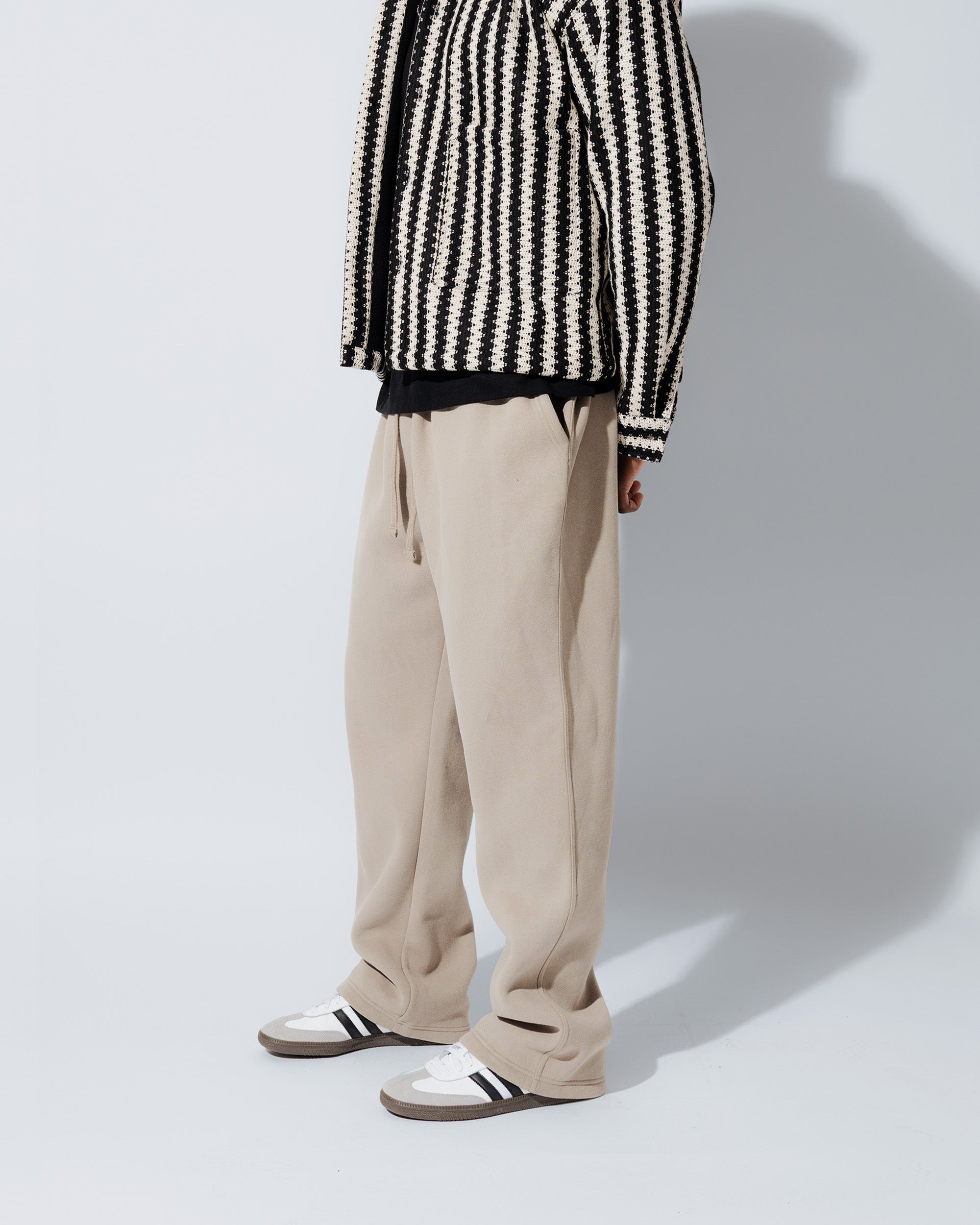 Originals Heavy Weight Open-Hem Sweatpant in Pumice stone