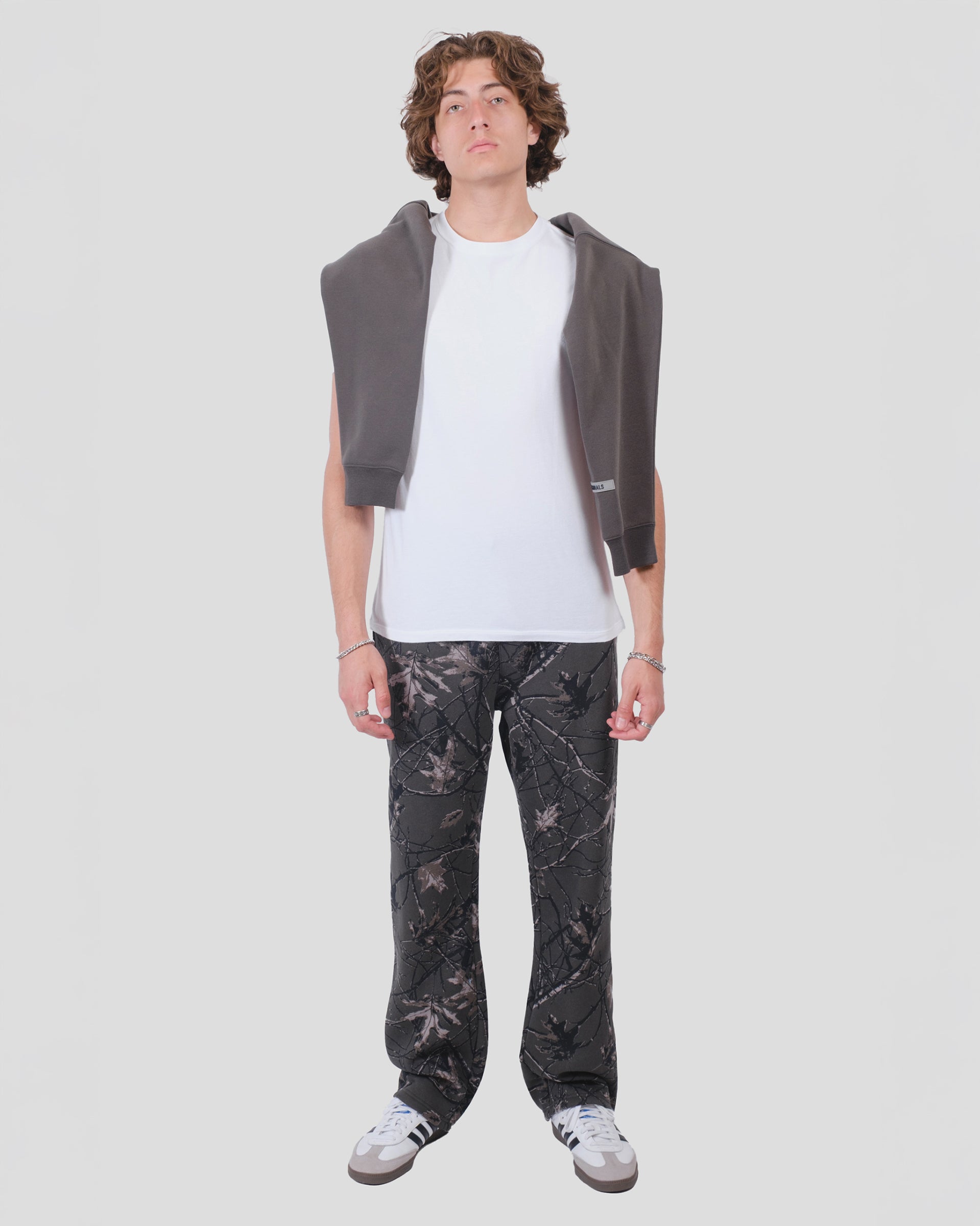 #color_dusty-black