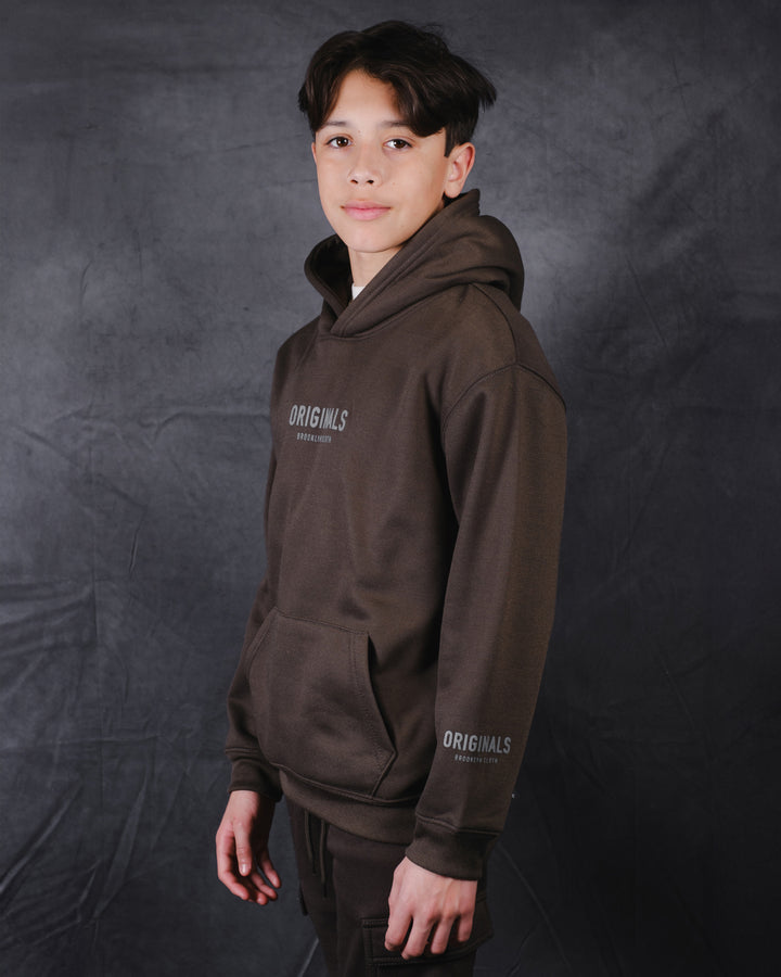 Kids Originals pullover hoodie with chest logo
#color_dusty-black