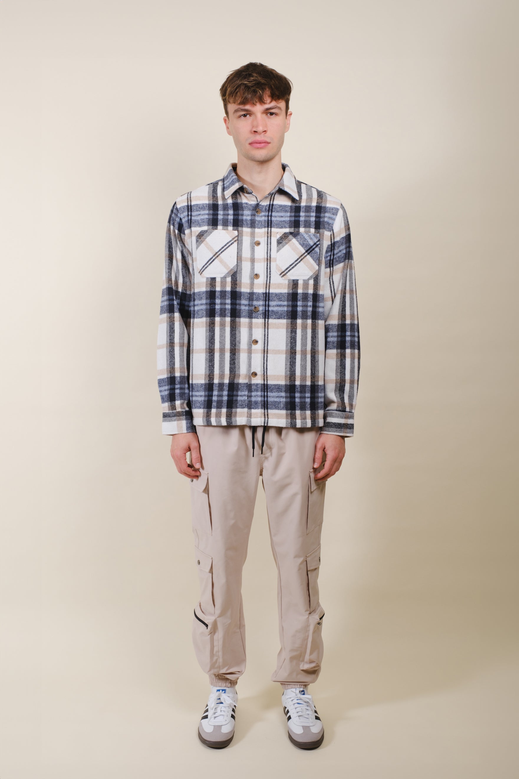 Men’s heavy flannel button-up overshirt
#color_ivory