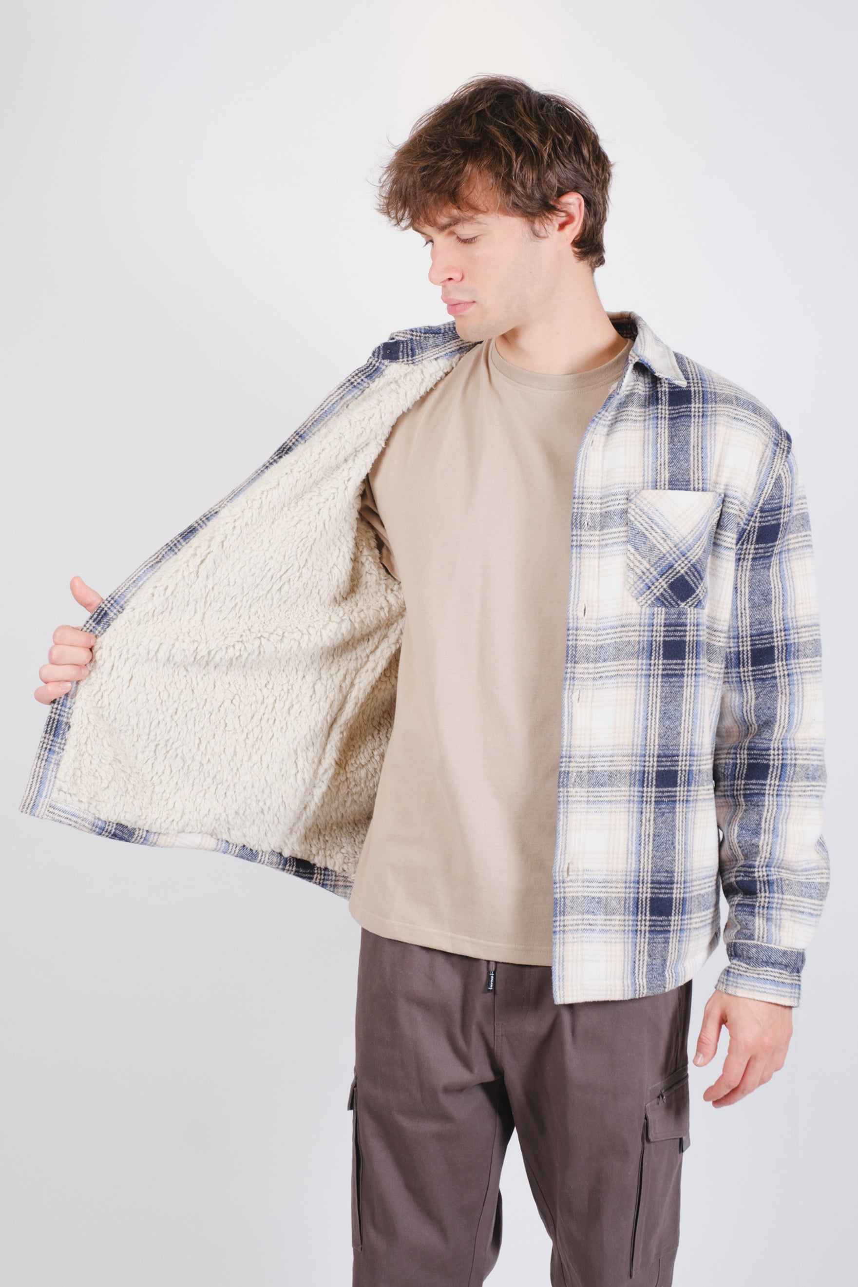 Oversized sherpa lined flannel shacket #color_creamblue