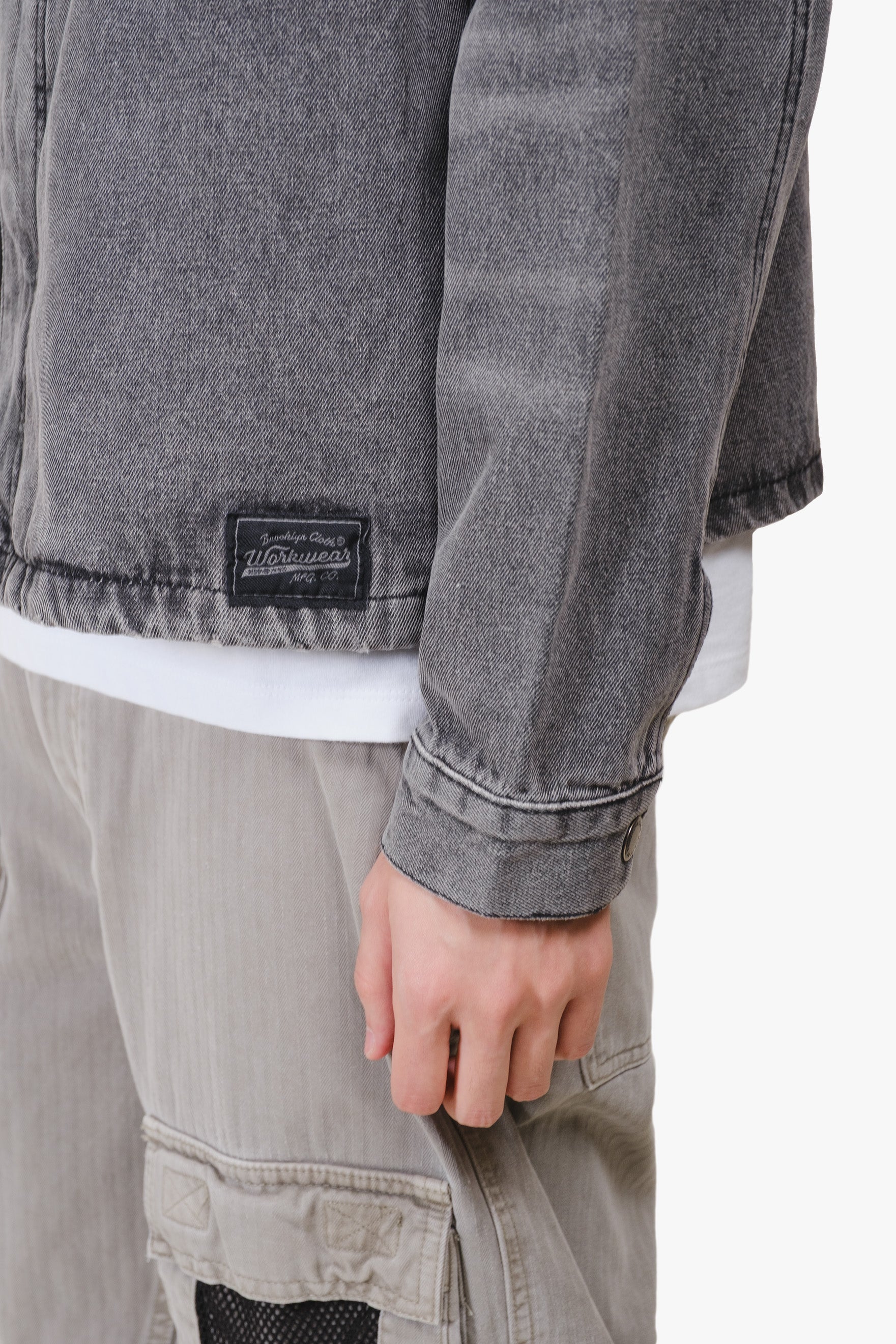 #color_black stone wash