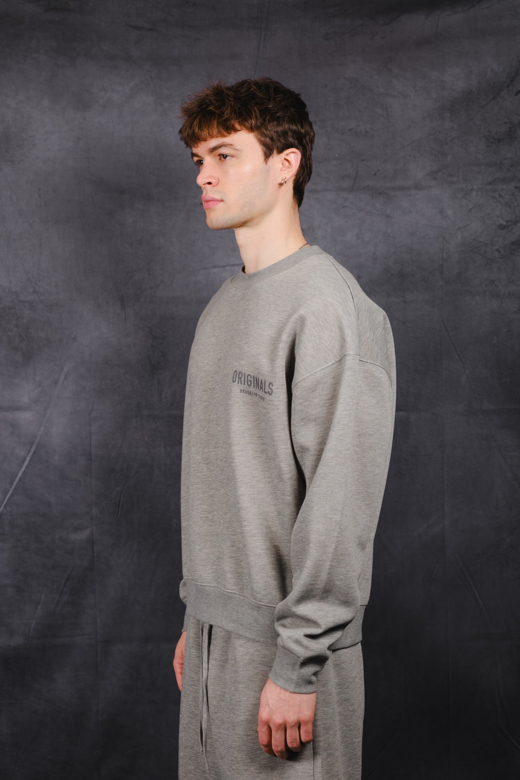 High quality Originals Crewneck with comfortable ribbed cuffs
#color_dark oatmeal heather