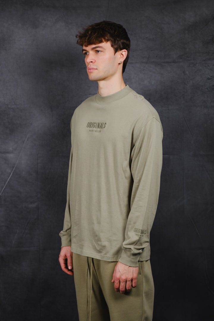Men’s long sleeve tee with tonal embroidery
#color_sage