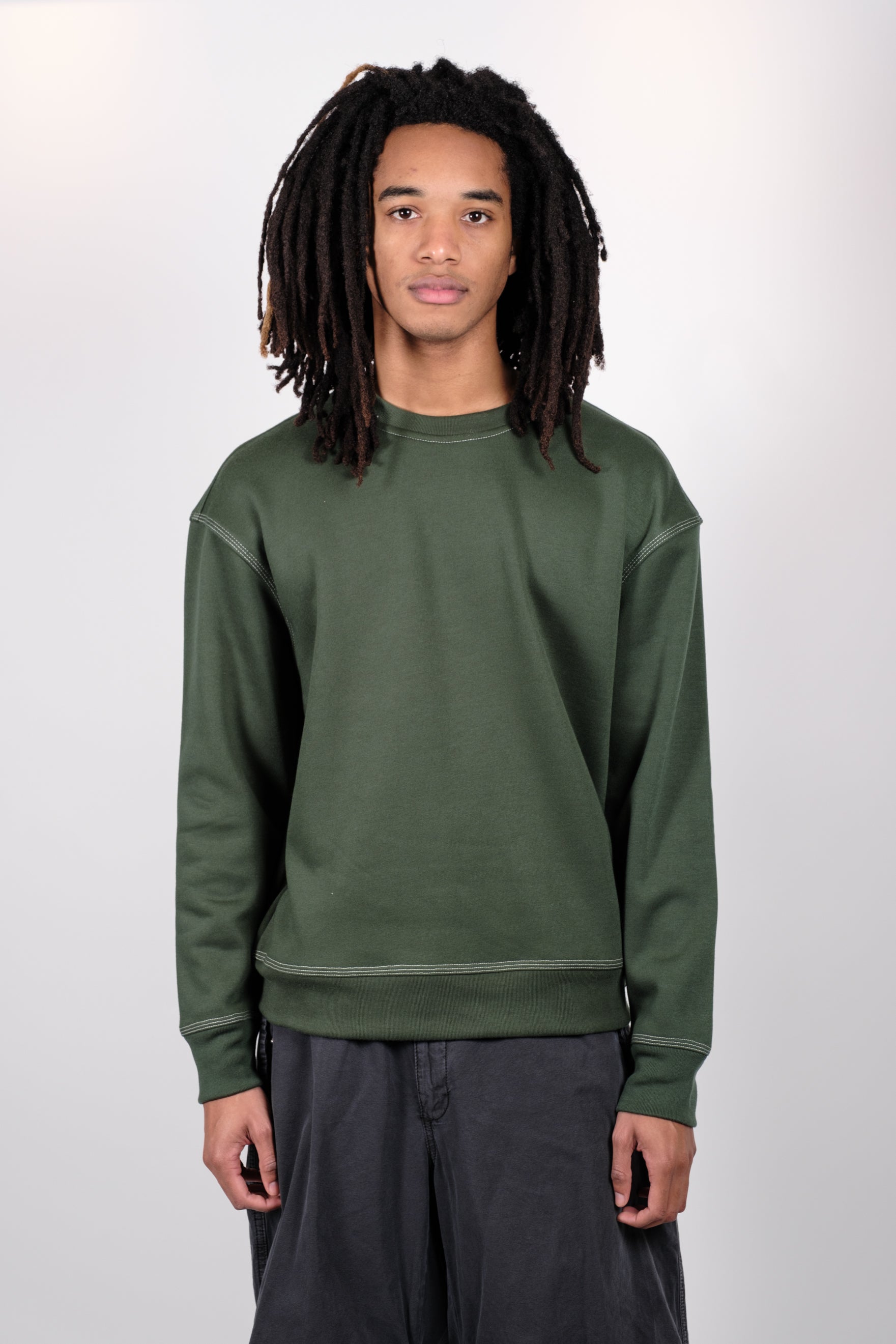 Classic Crewneck with Statement Contrast Stitching 
#color_hunter-green
