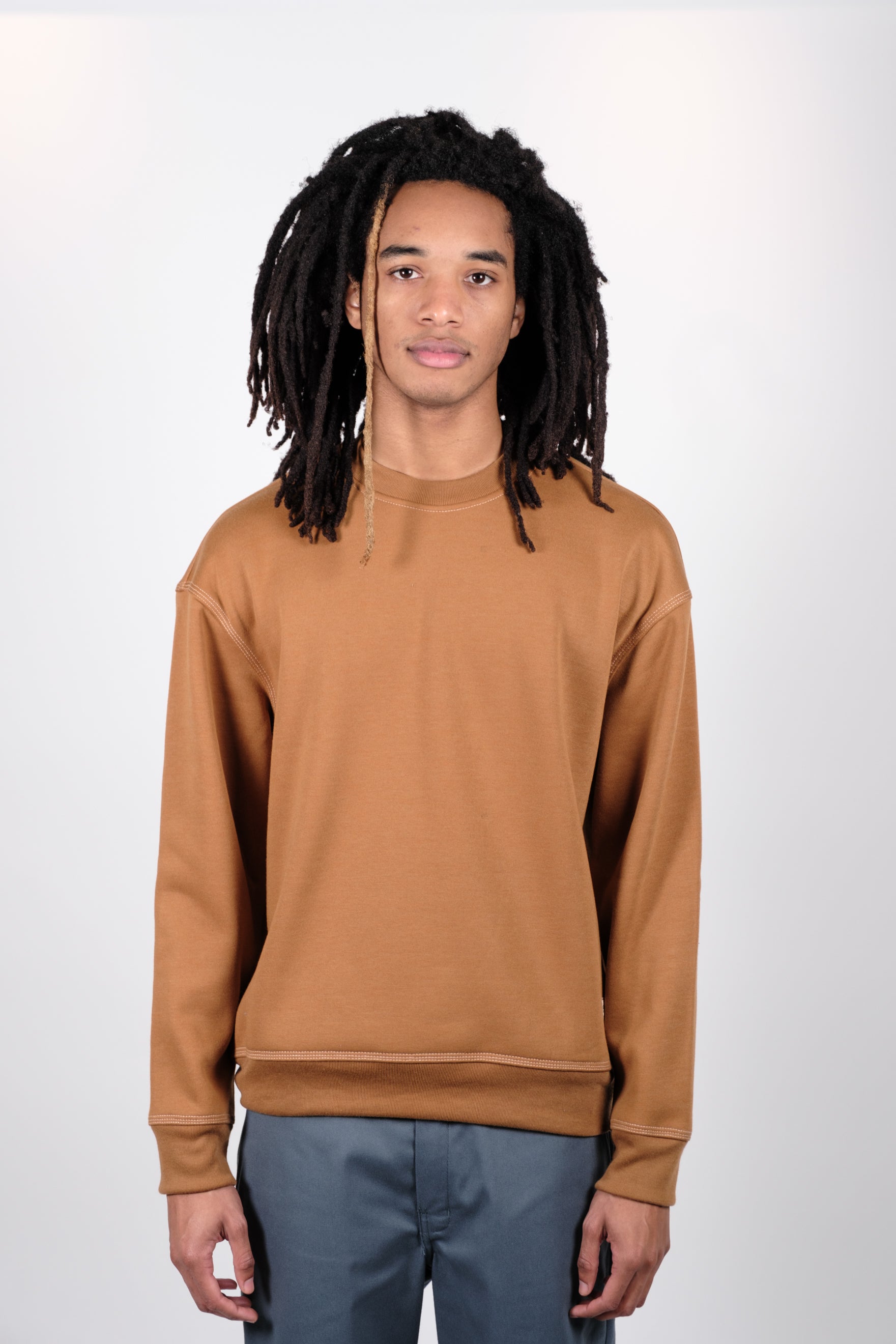 Modern Crewneck with Bold Contrast Stitching
#color_tobacco