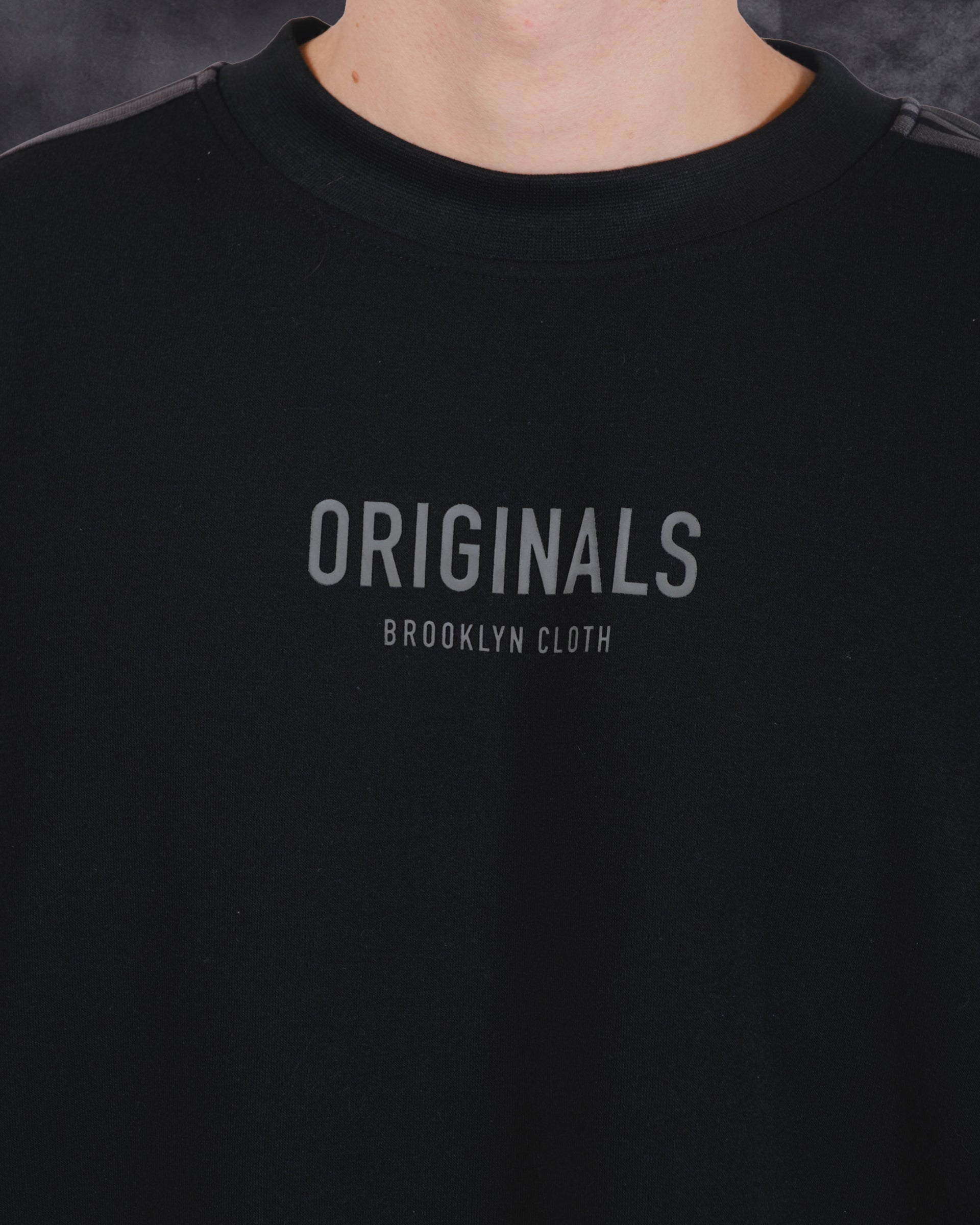Men's originals crewneck track sweatshirt 
#color_black