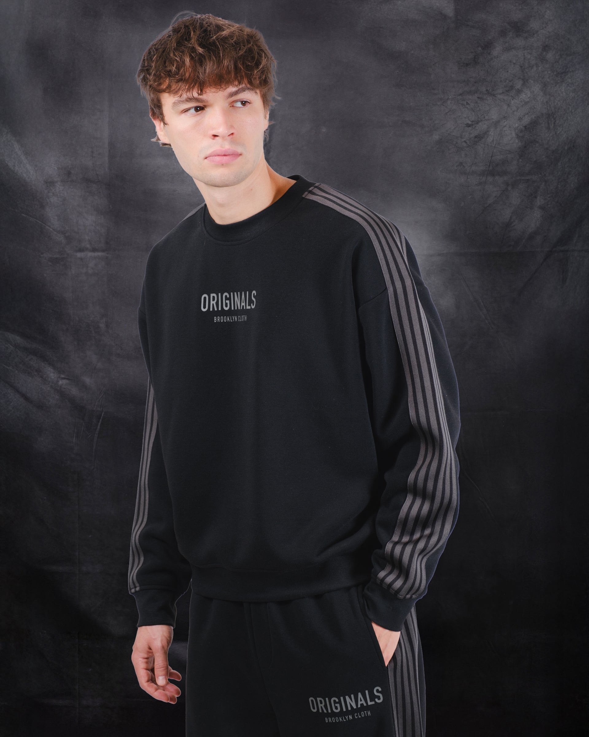Men's originals crewneck track sweatshirt 
#color_black