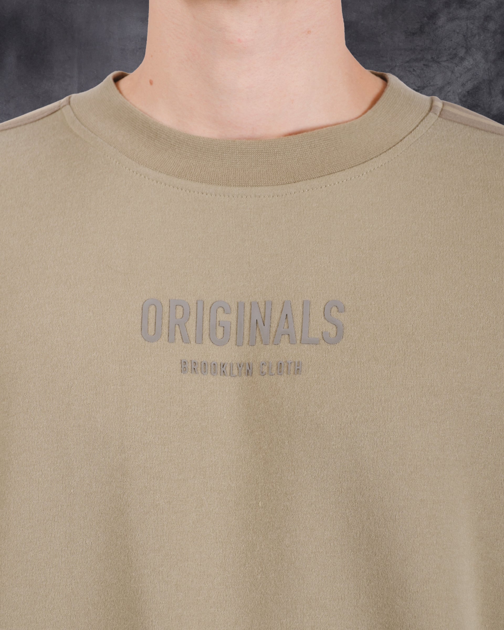 Men's originals crewneck track sweatshirt 
#color_olive-grey