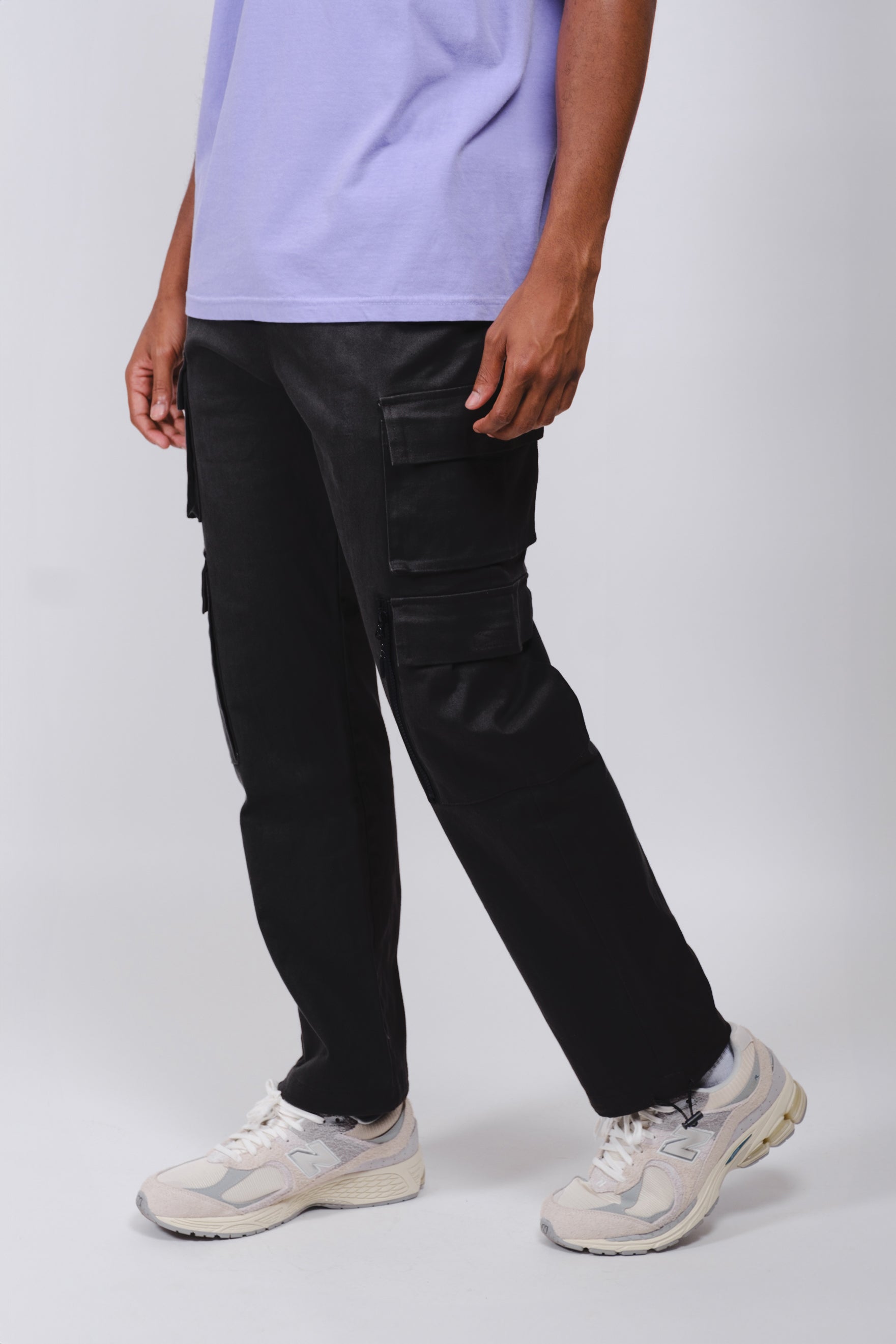 Durable stretch twill pants with cargo style utility pockets for men
#color_black