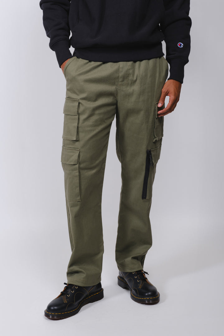 Men’s cargo pants with stretch twill fabric and functional utility style
#color_olive