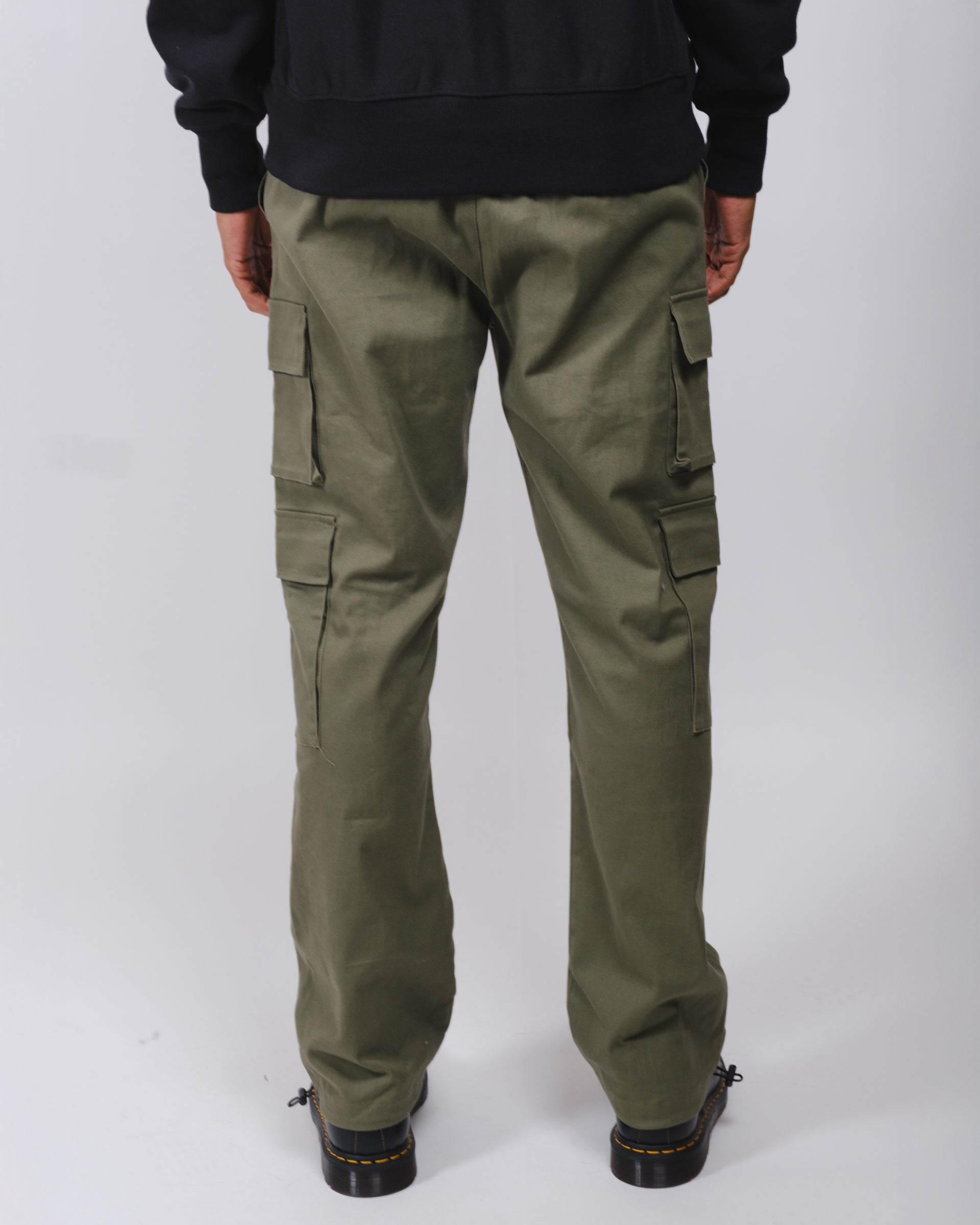 Men’s cargo pants with stretch twill fabric and functional utility style
#color_olive