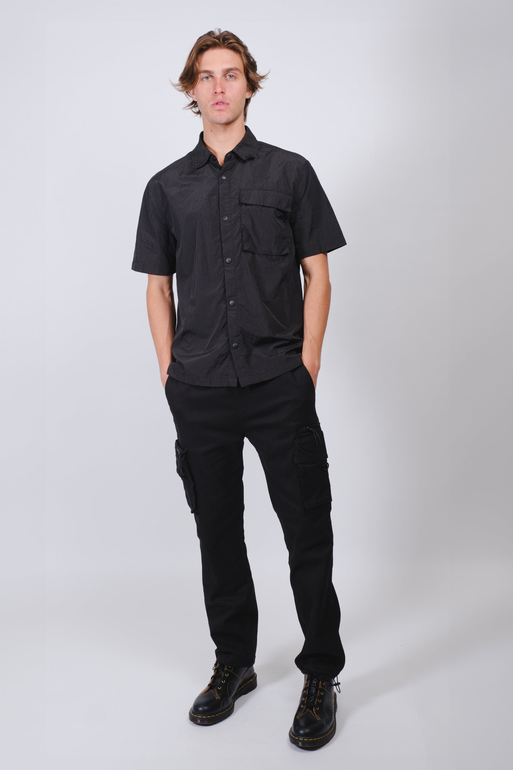 Easy to style, men's Stretch twill zip pocket pant with contrast zippers
#color_black