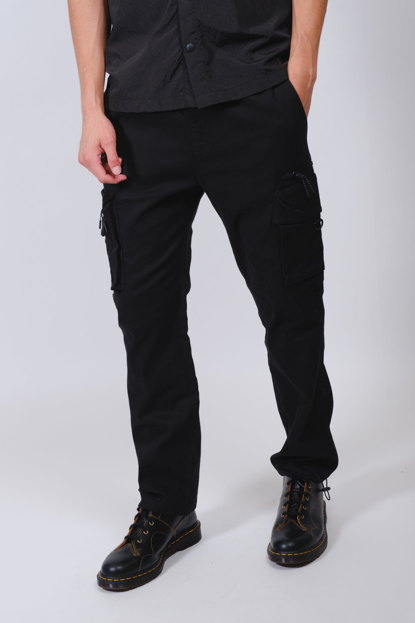 Men's black stretch twill zip pocket pant with contrast zippers
#color_black