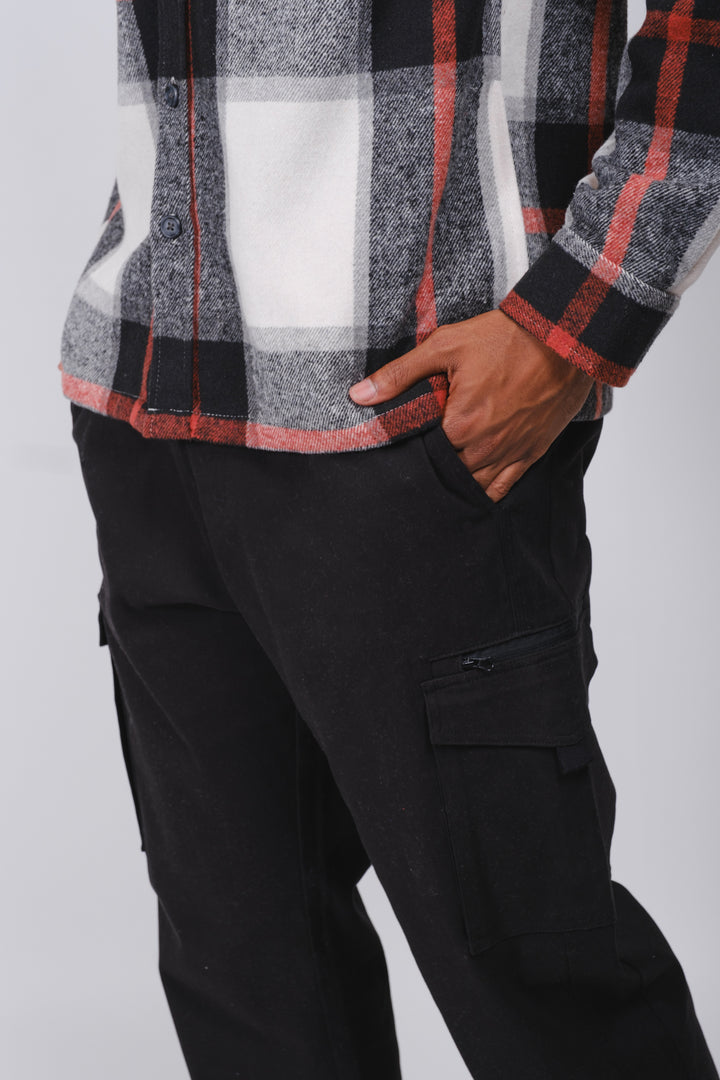 Twill cargo pant with cargo pockets and zip pockets for men
#color_black