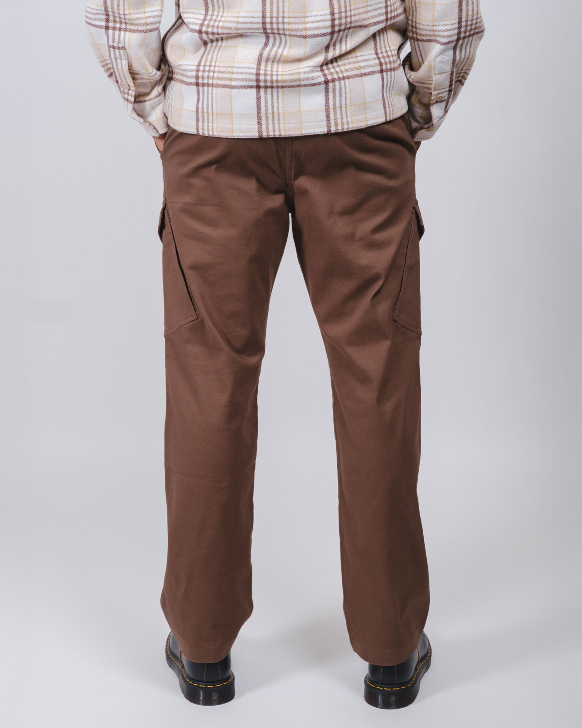 Stylish men's twill joggers with innovative diagonal cargo pockets
#color_brown