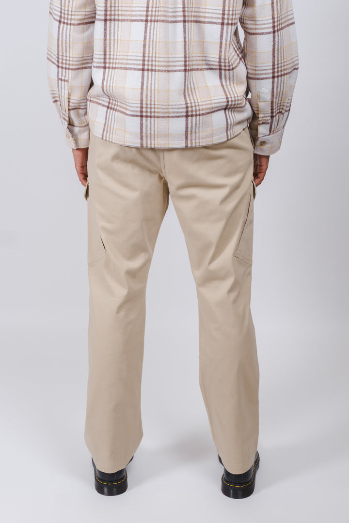 Modern twill jogger with convenient diagonal cargo pockets for men
#color_khaki