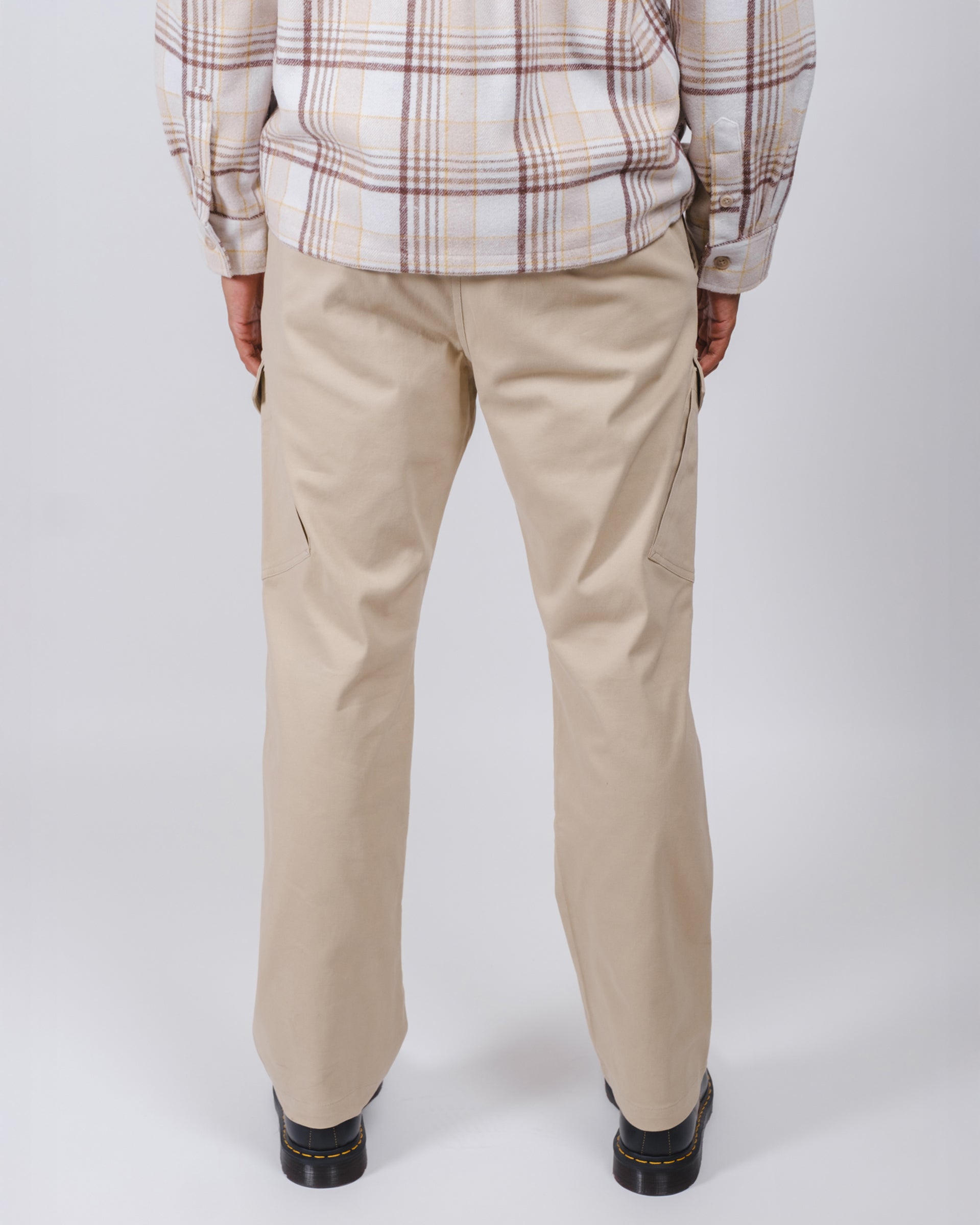 Adjustable waistband twill joggers with functional diagonal pockets
#color_khaki