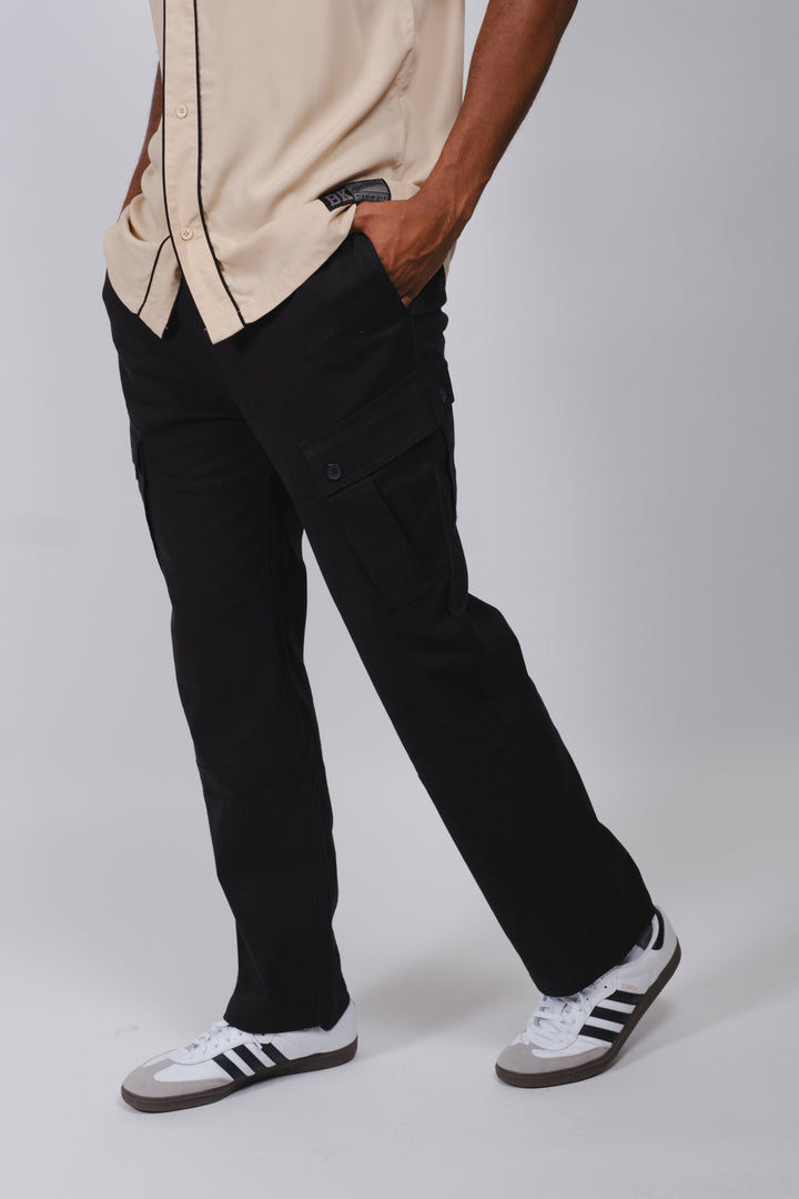 Durable twill cargo pants for men with military-inspired design and multiple pockets
#color_black