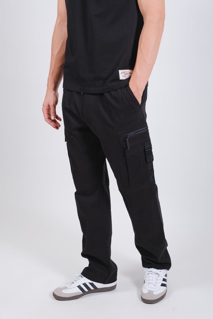 Men's stylish twill cargo pants with zip buckle pockets 
#color_black