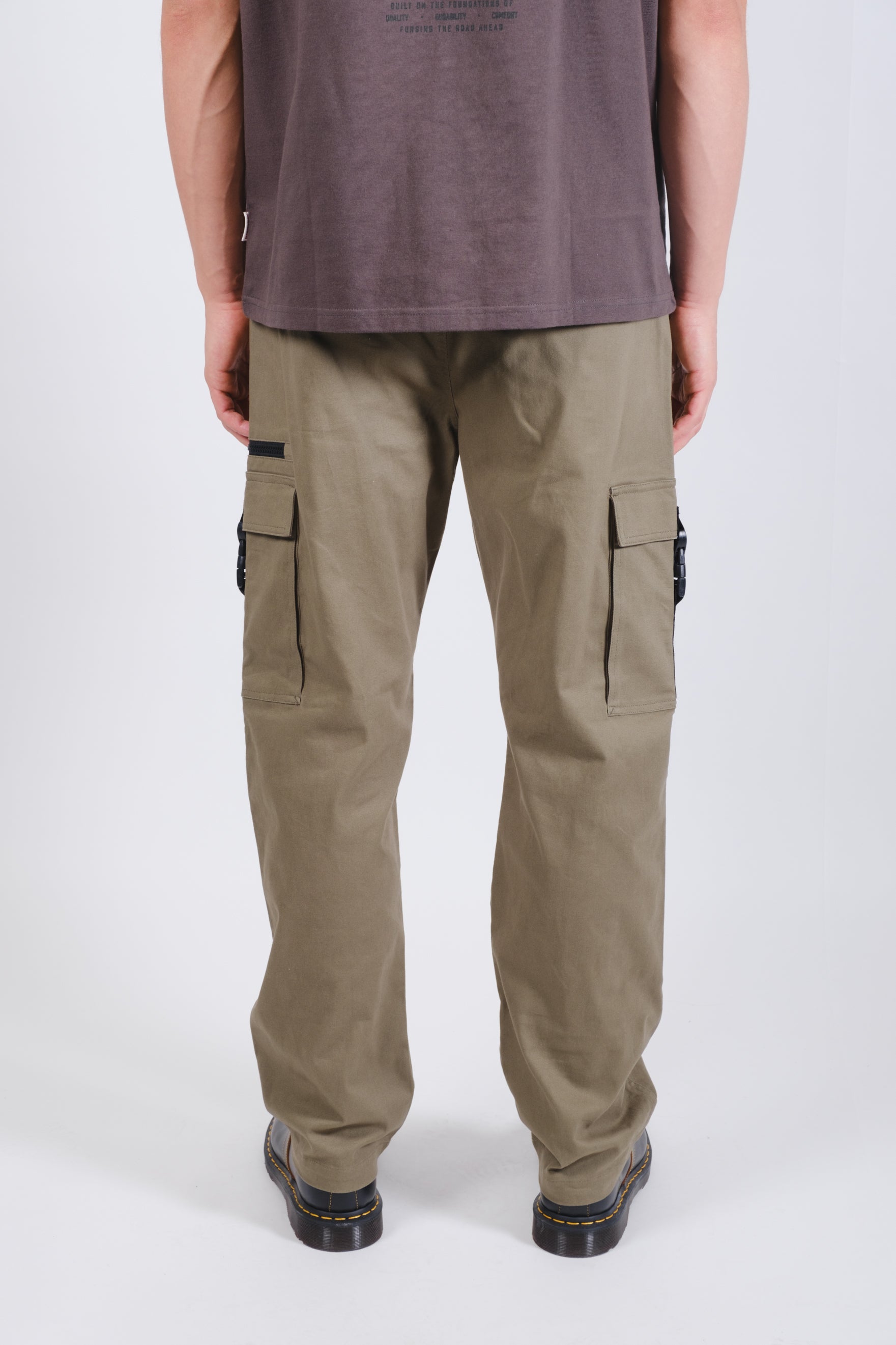 Brooklyn Cloth's Twill cargo pants with zip buckle pockets in olive 
#color_olive